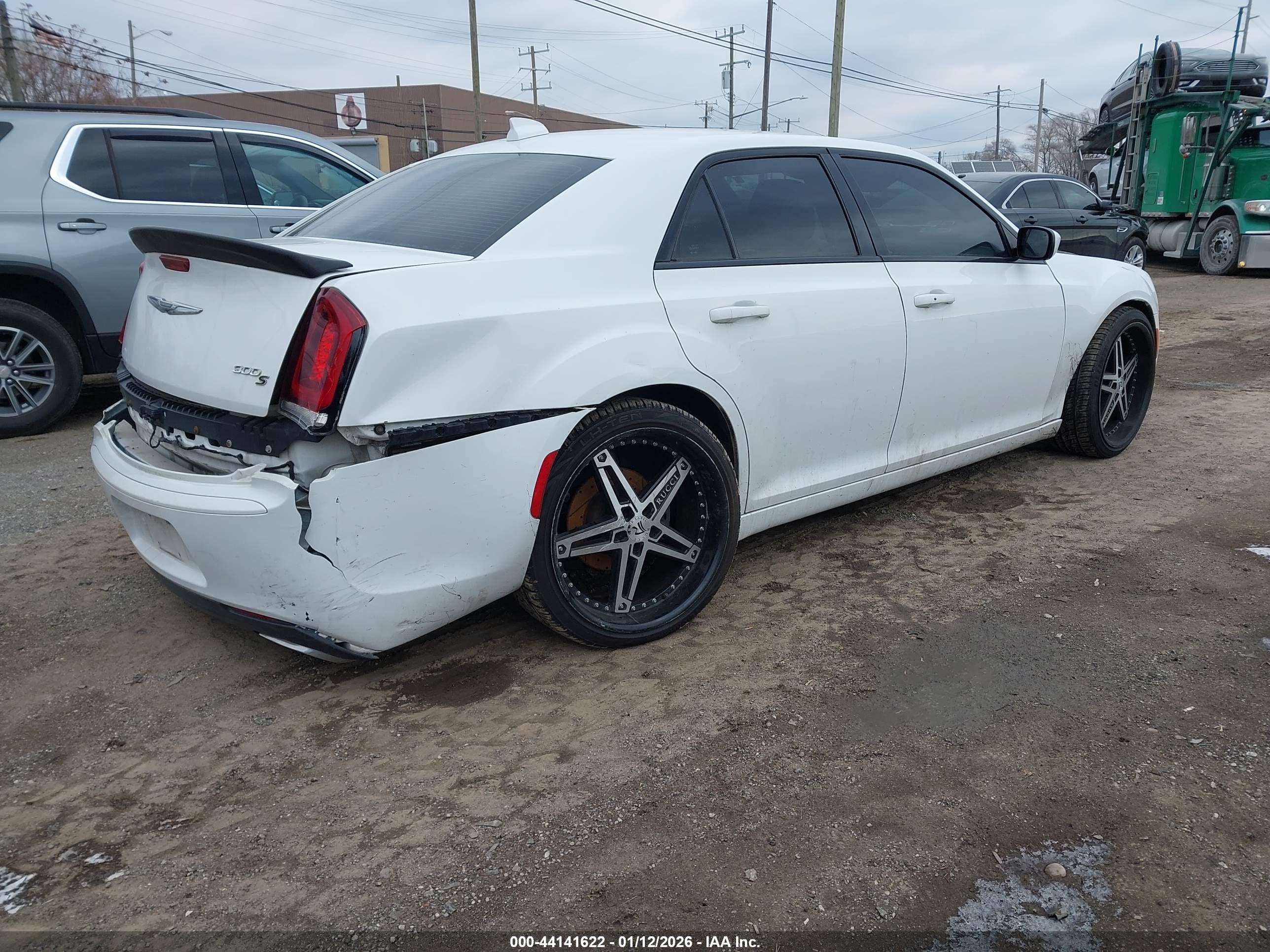 CHRYSLER 300 image 4