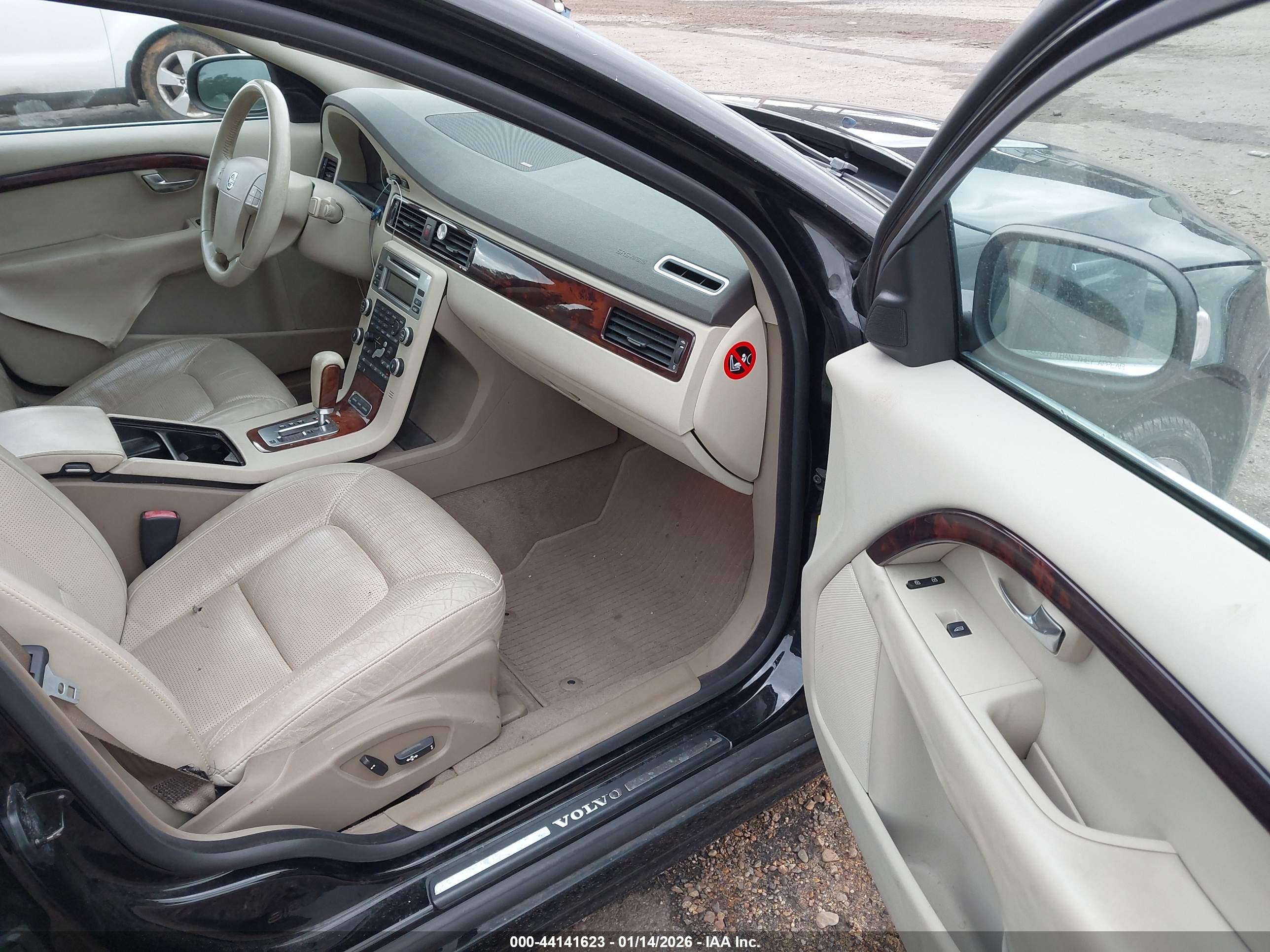 VOLVO S80 image 5