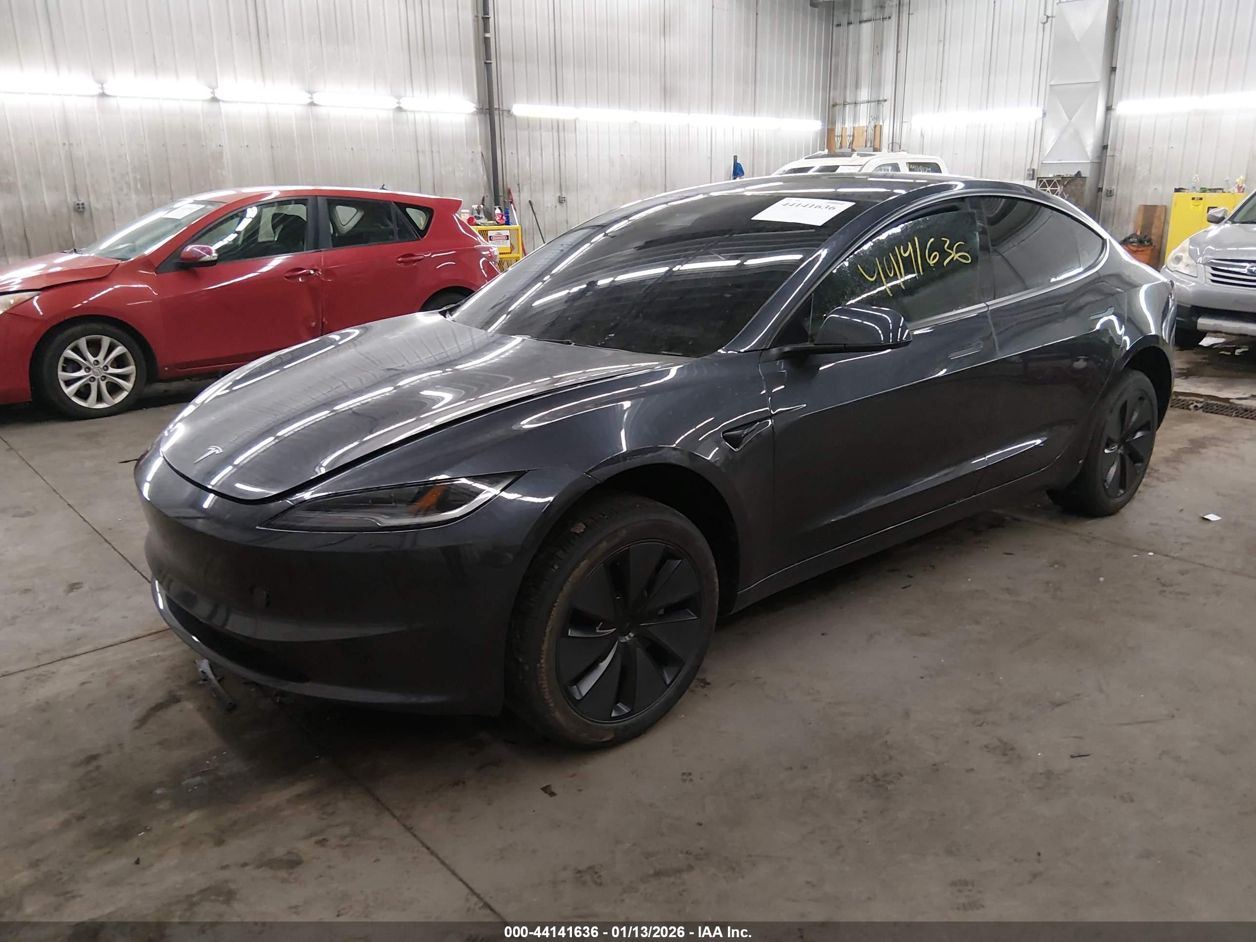 TESLA MODEL image 2