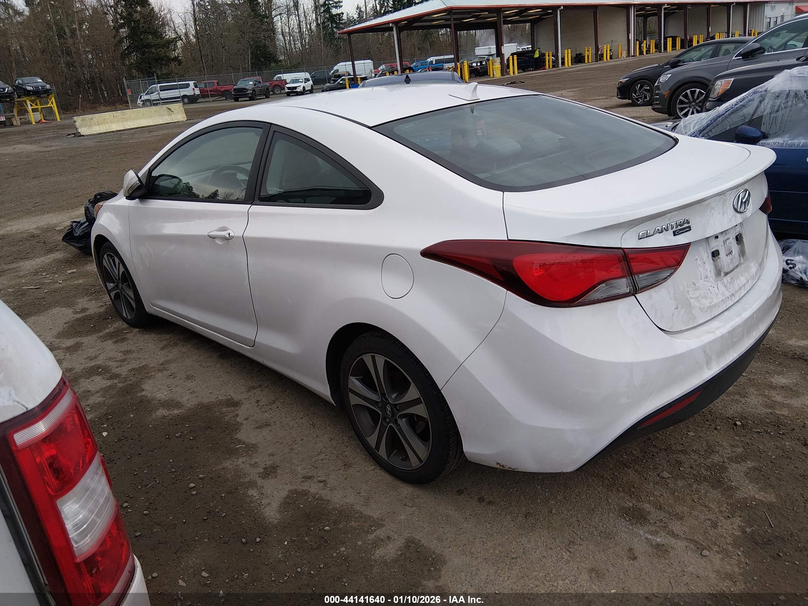HYUNDAI ELANTRA image 3