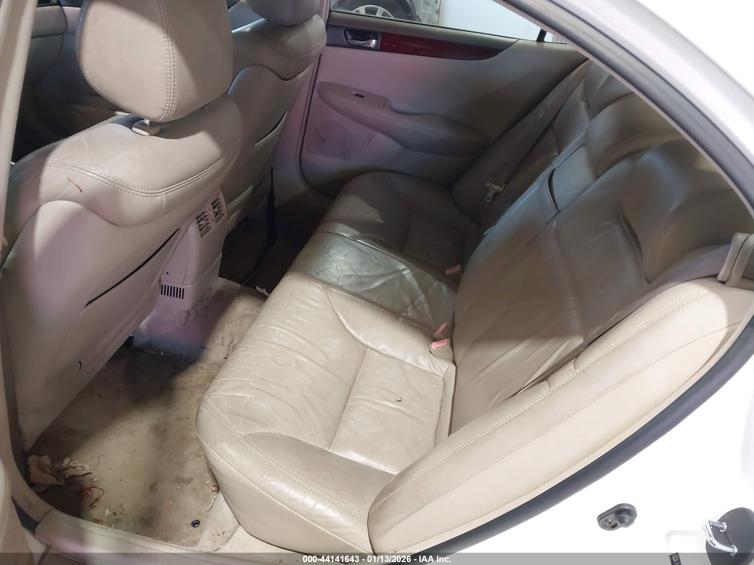 LEXUS ES image 8