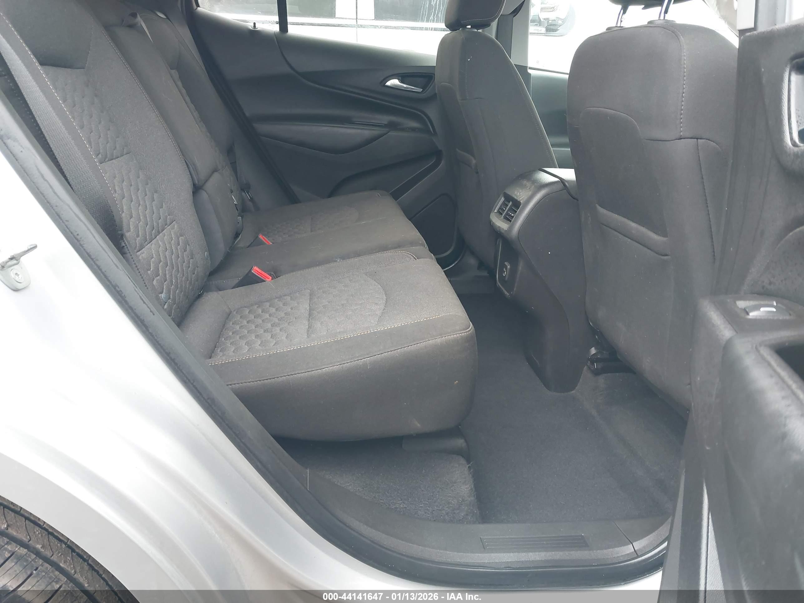 CHEVROLET EQUINOX image 8