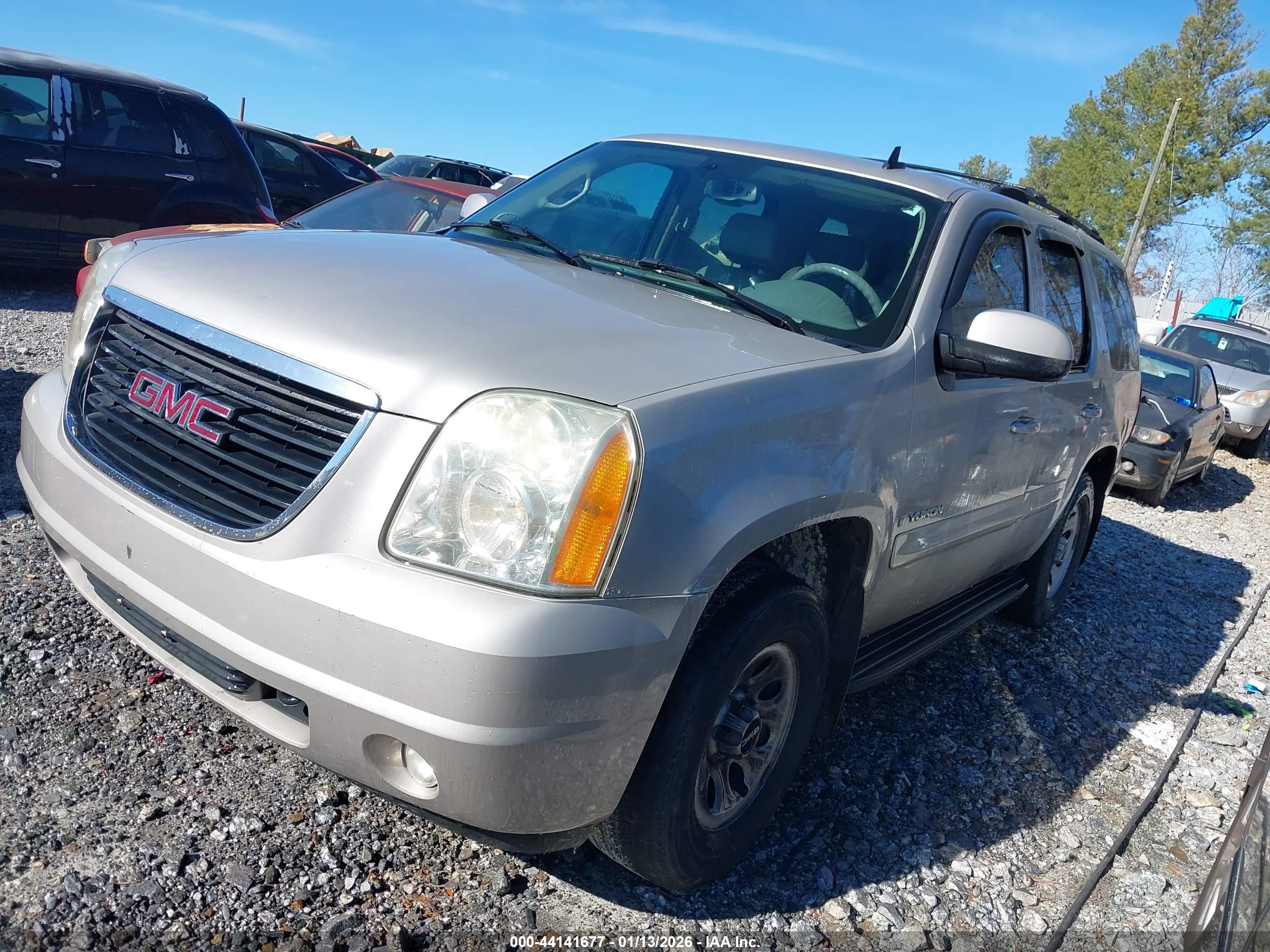 GMC YUKON image 2