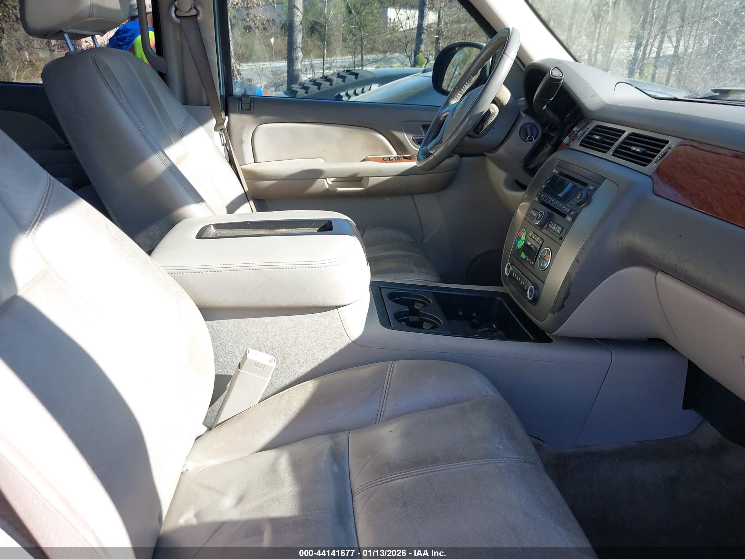 GMC YUKON image 5