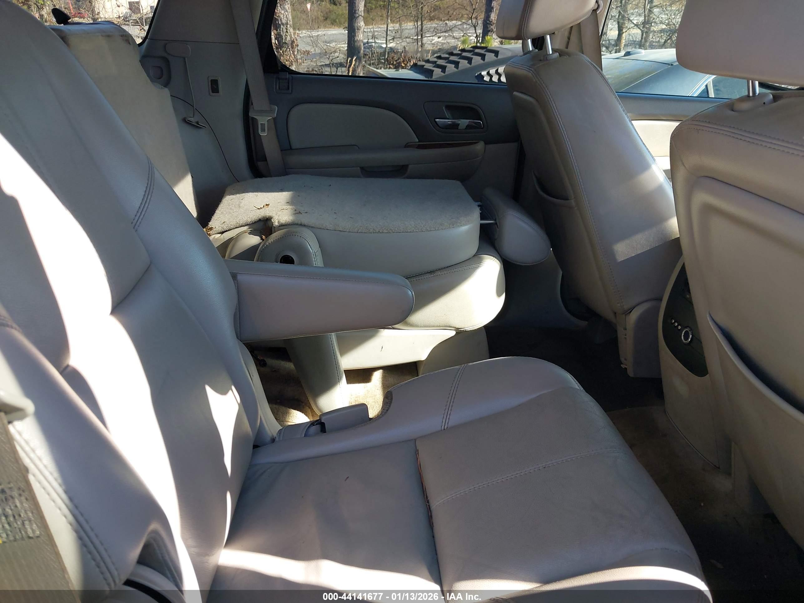 GMC YUKON image 8