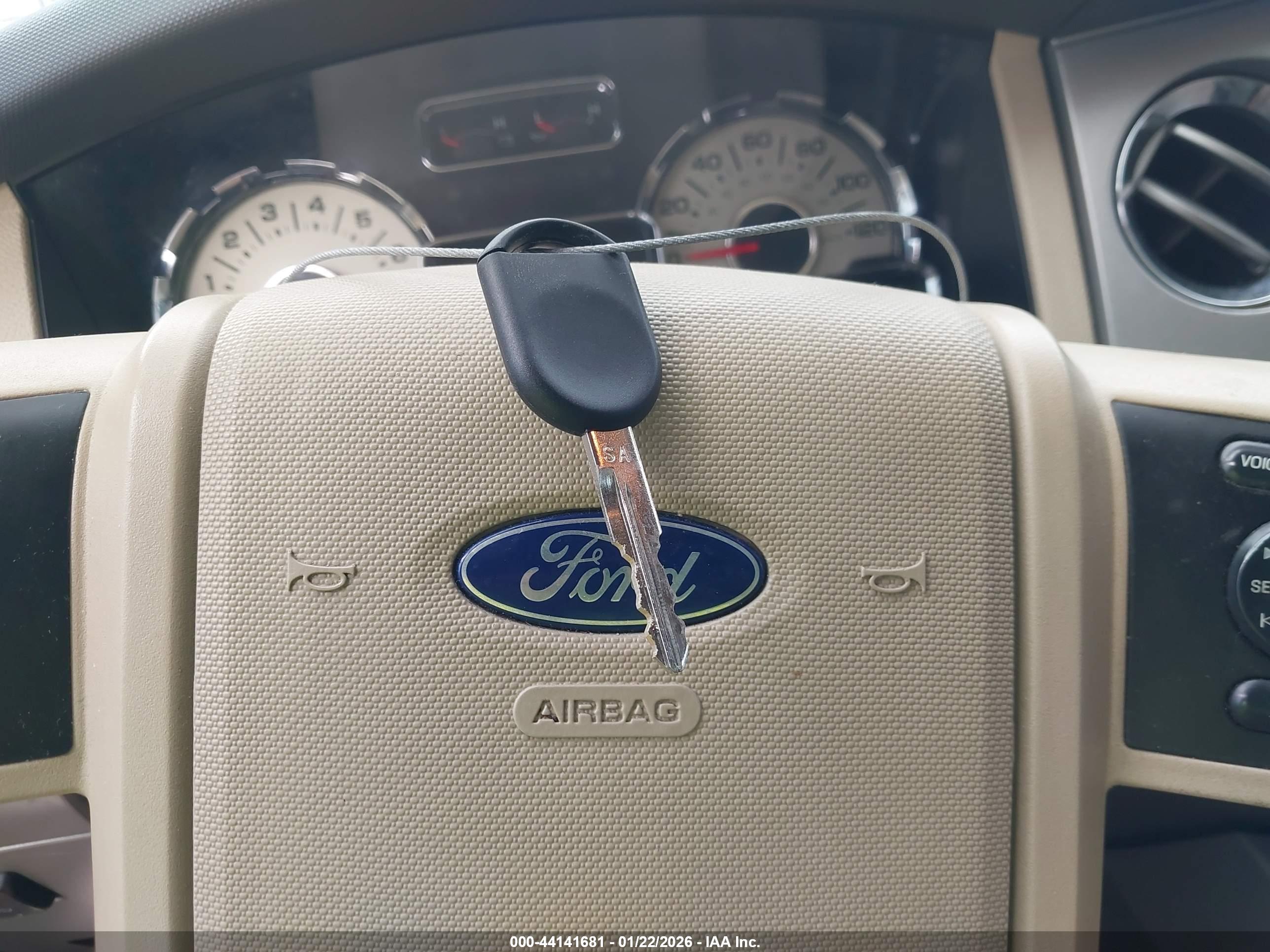 FORD EXPEDITION image 11
