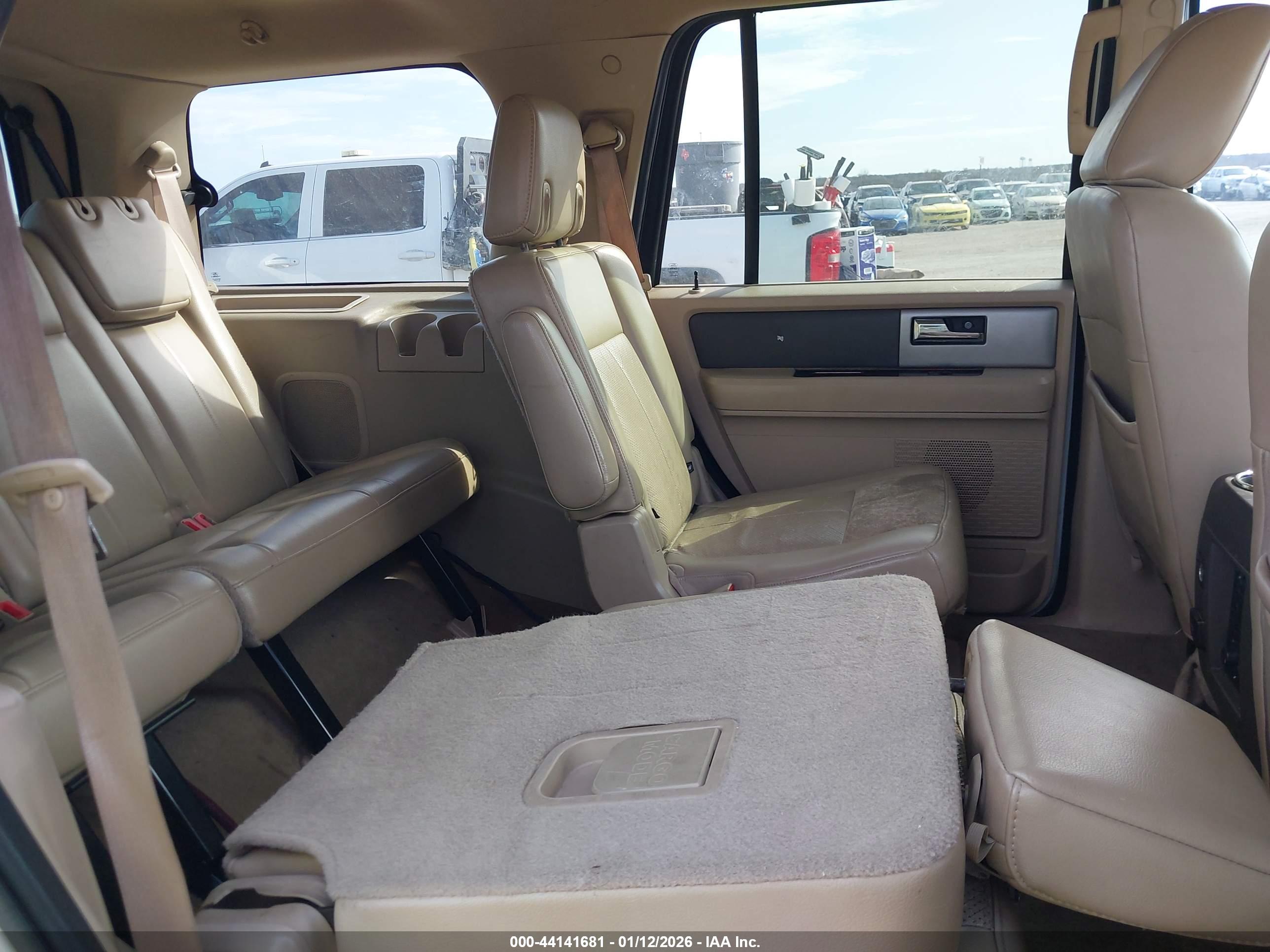 FORD EXPEDITION image 8