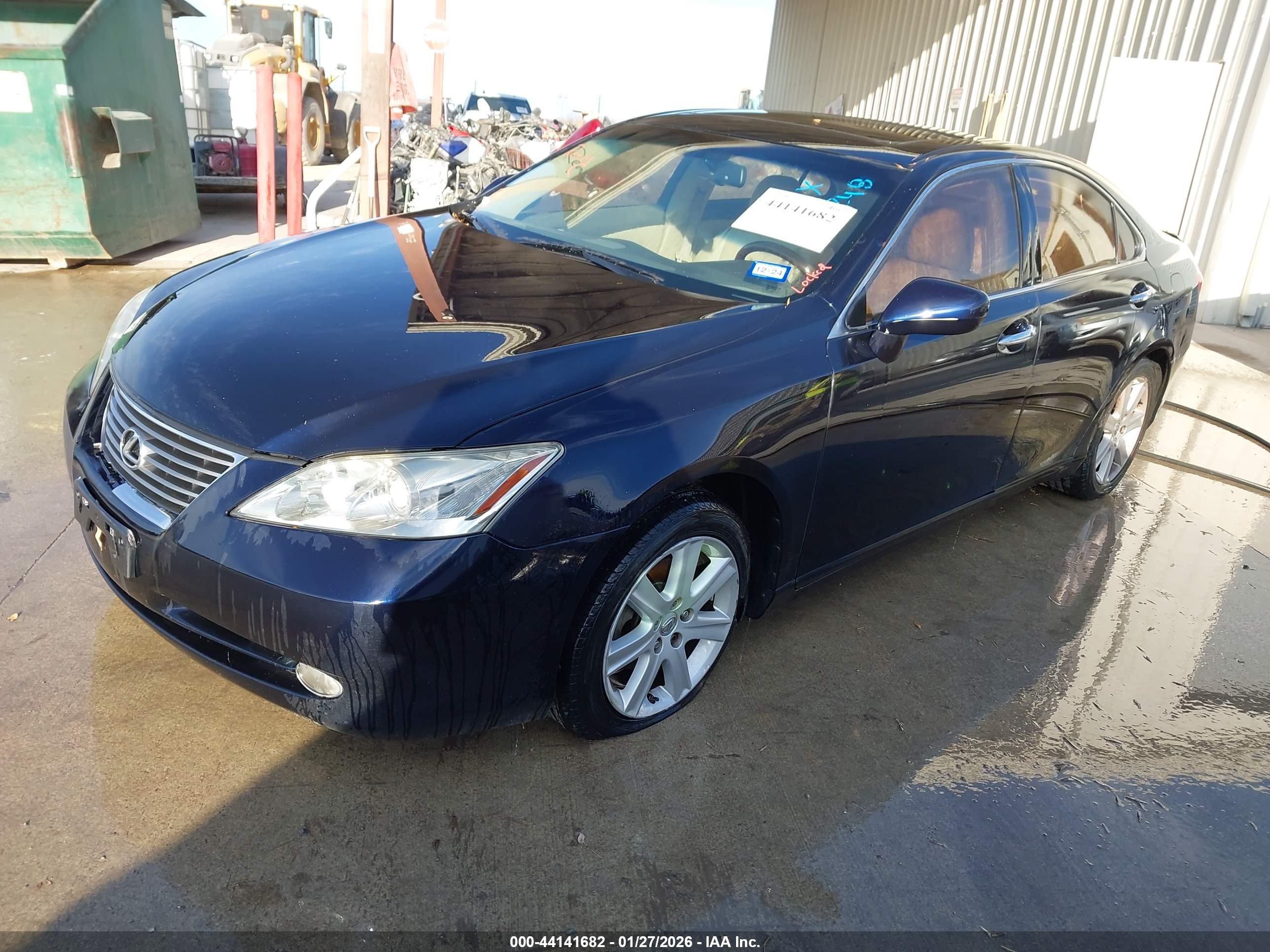 LEXUS ES image 2