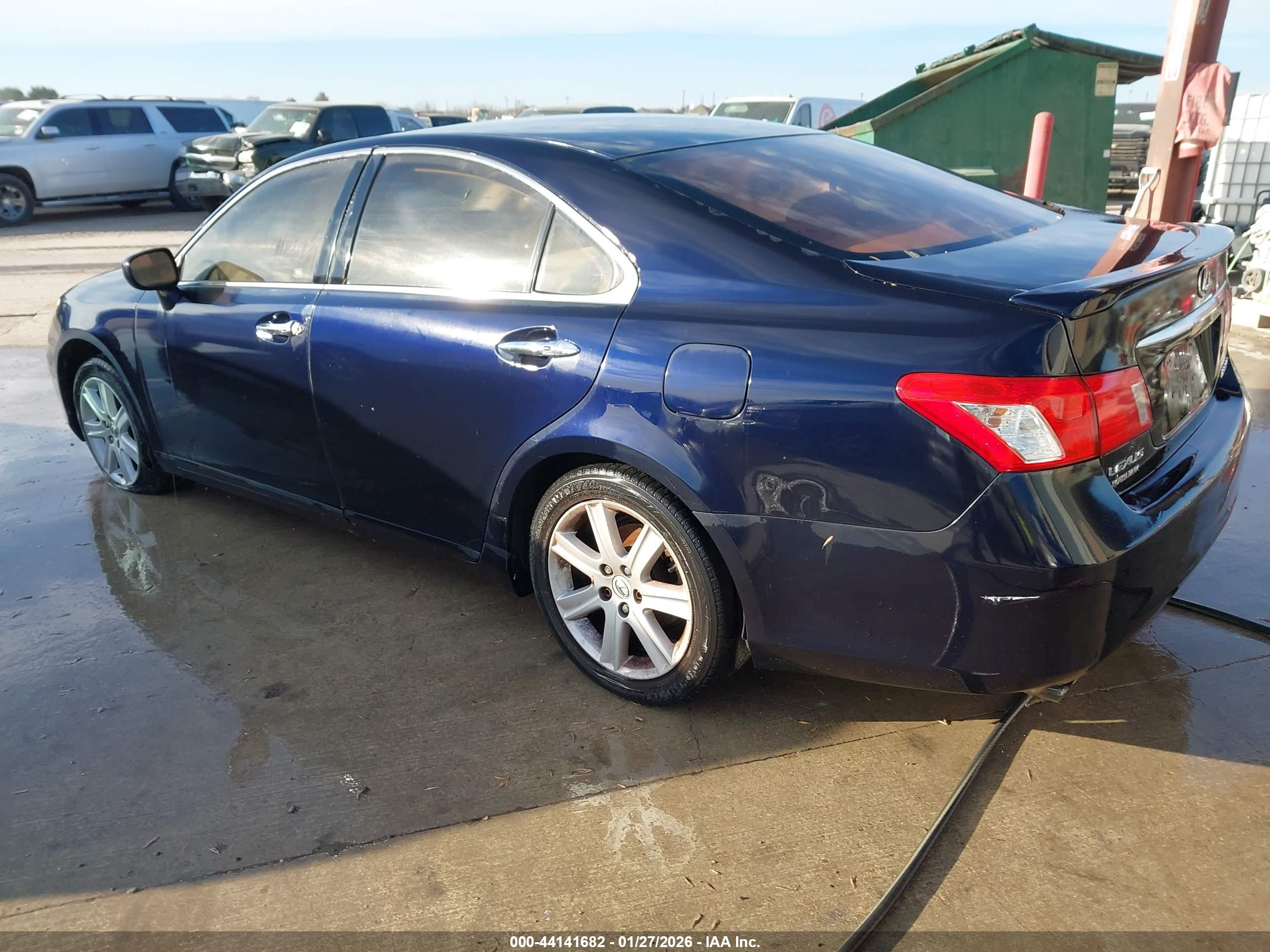 LEXUS ES image 3