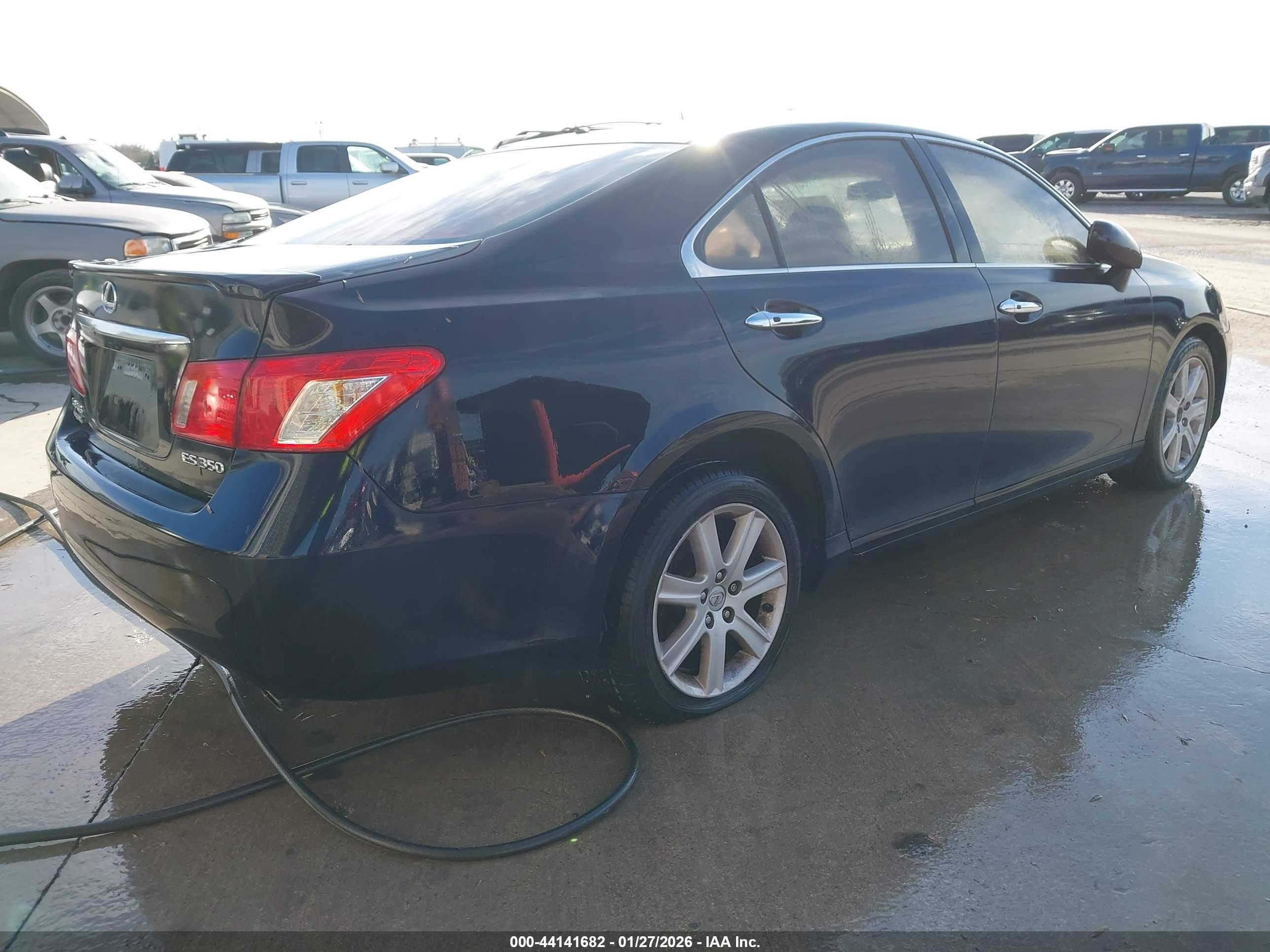 LEXUS ES image 4