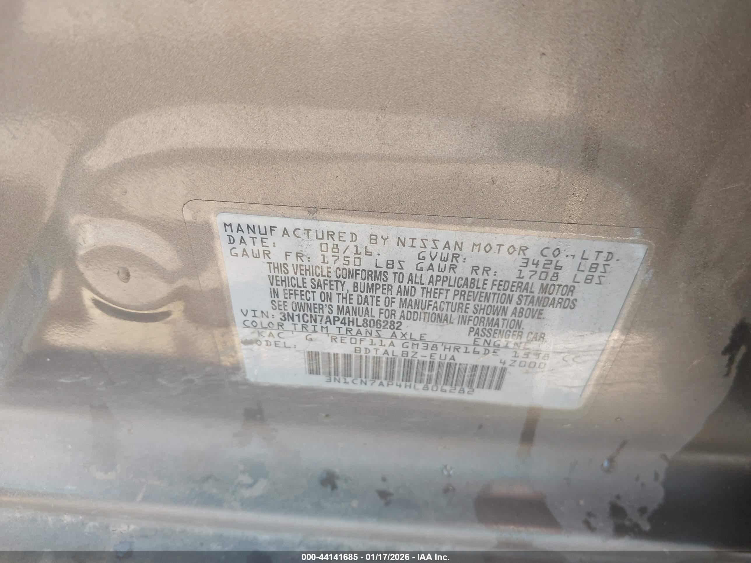 NISSAN VERSA image 9