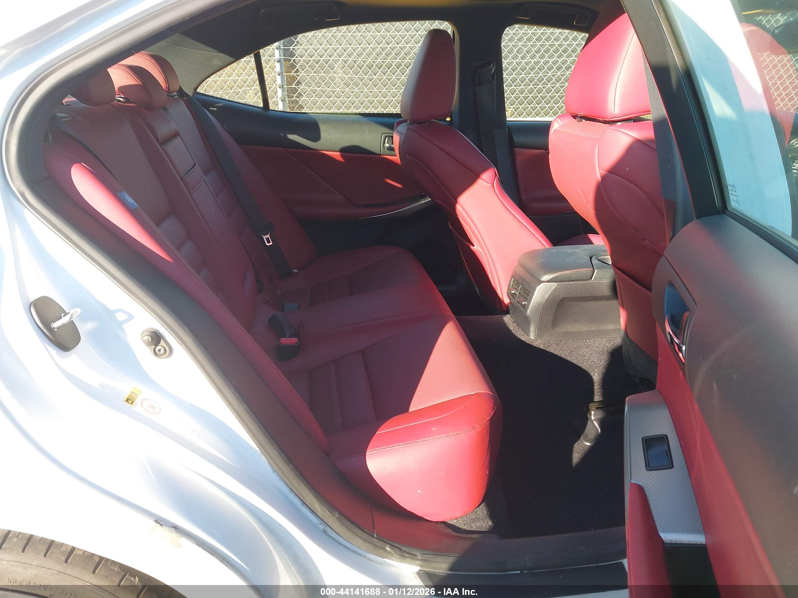 LEXUS IS image 8