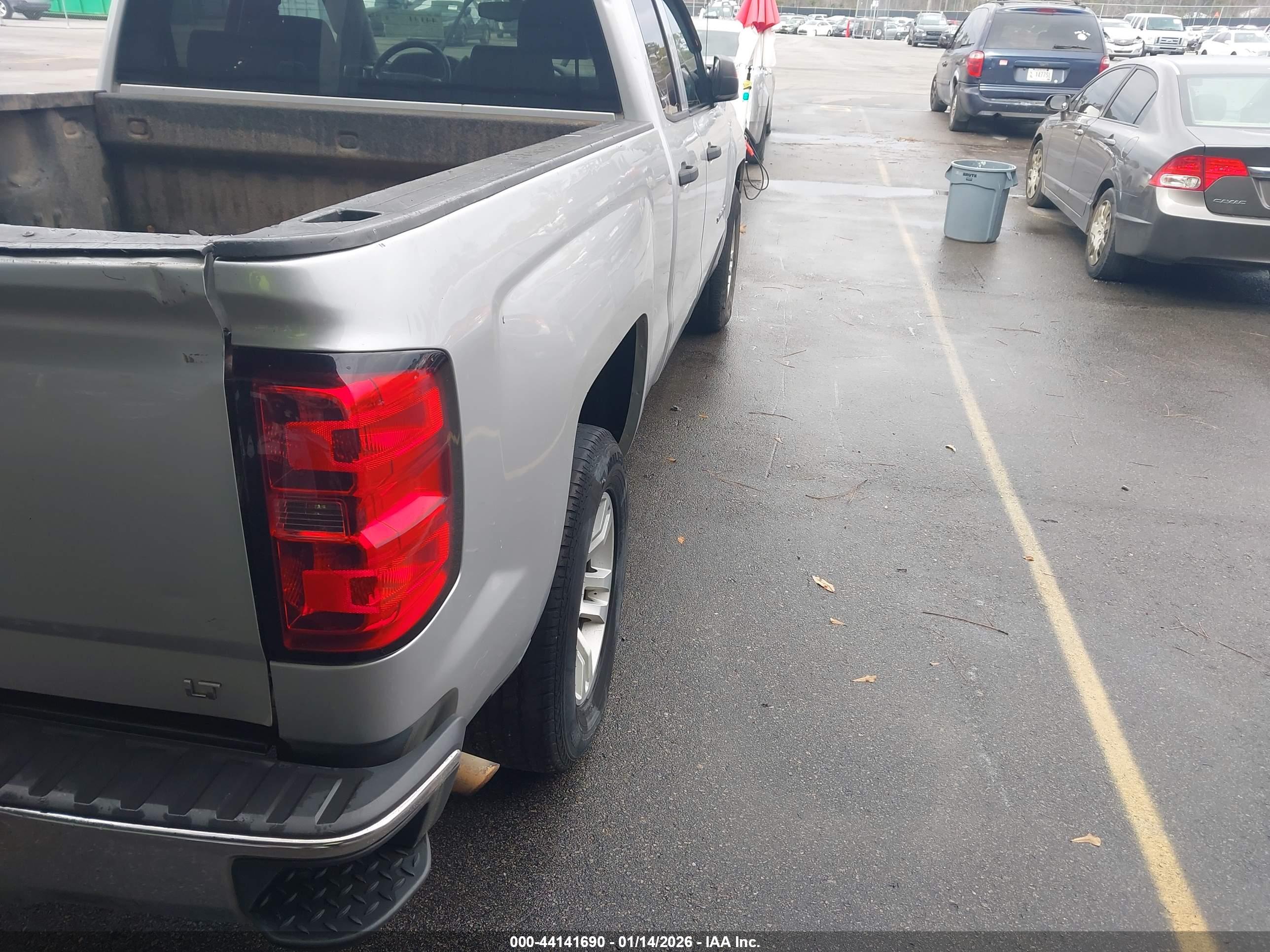 CHEVROLET SILVERADO image 4