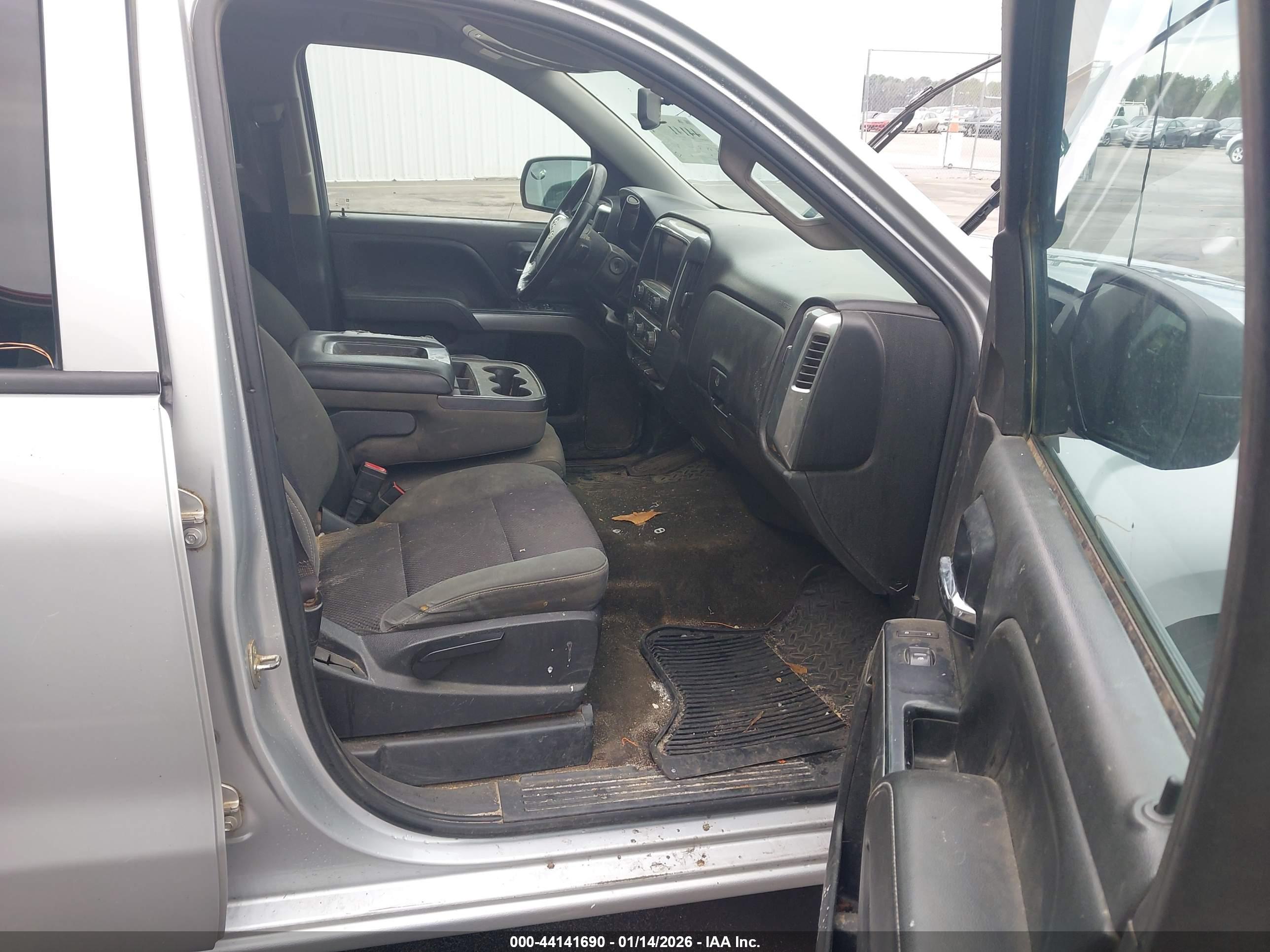 CHEVROLET SILVERADO image 5