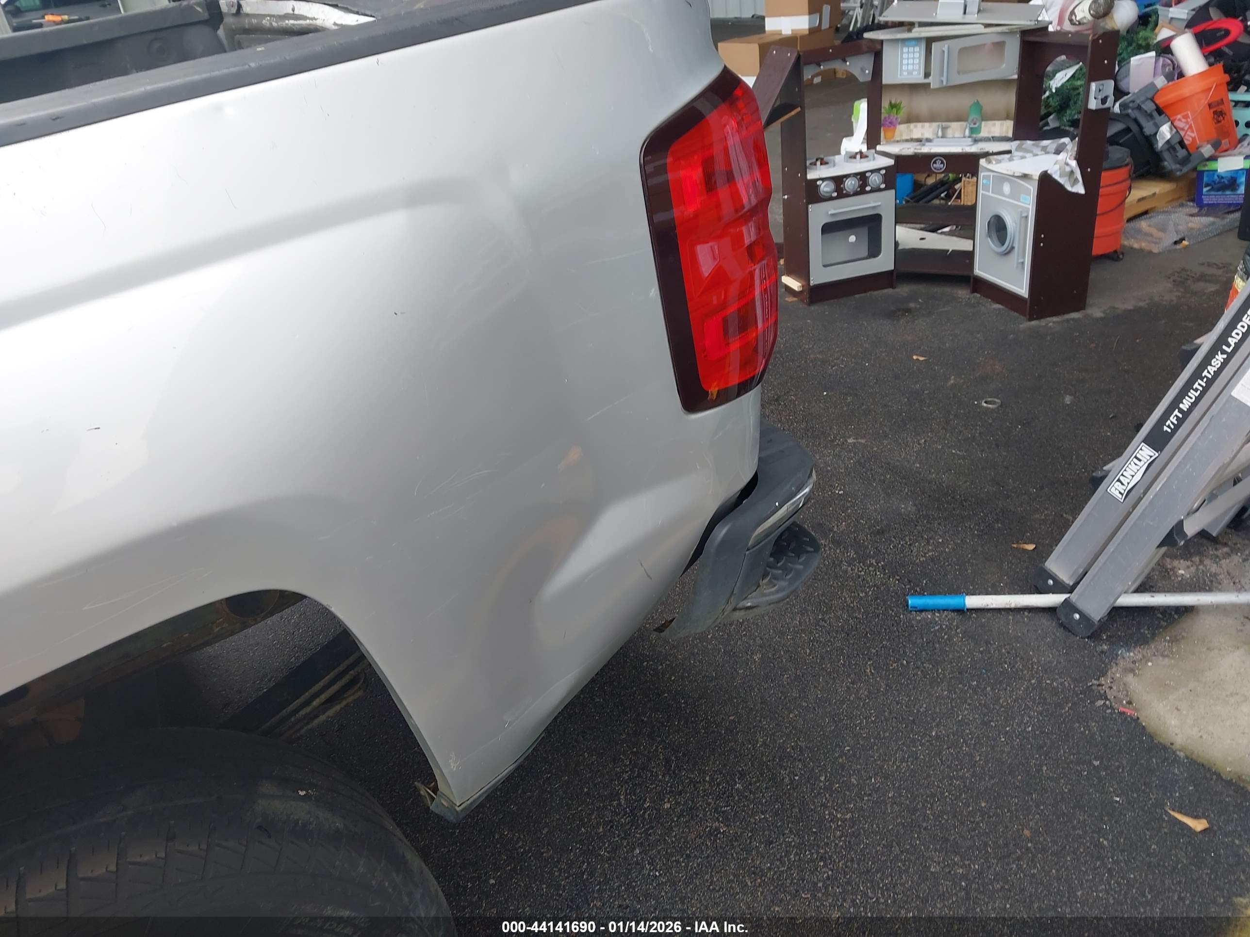 CHEVROLET SILVERADO image 6