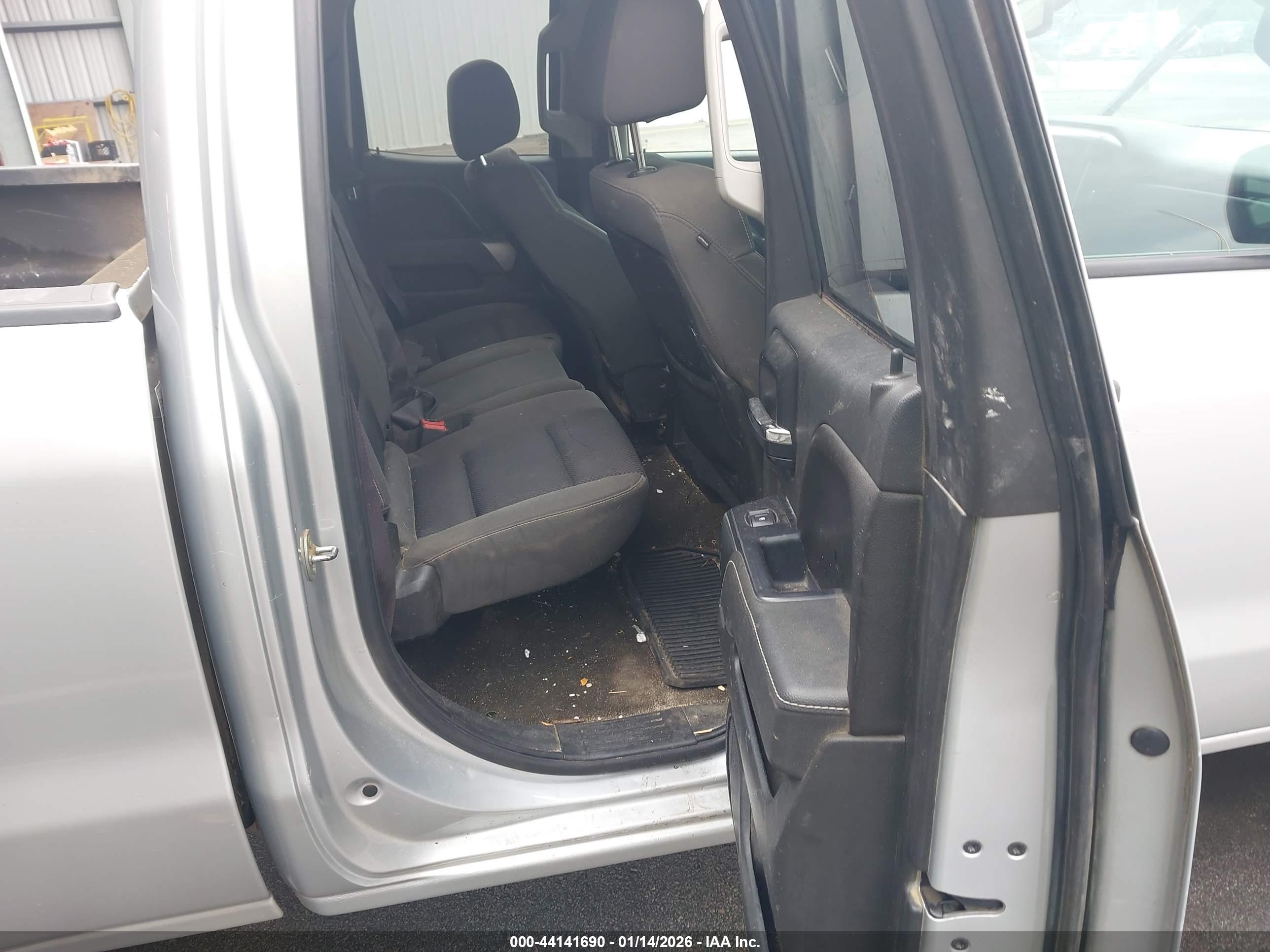 CHEVROLET SILVERADO image 8