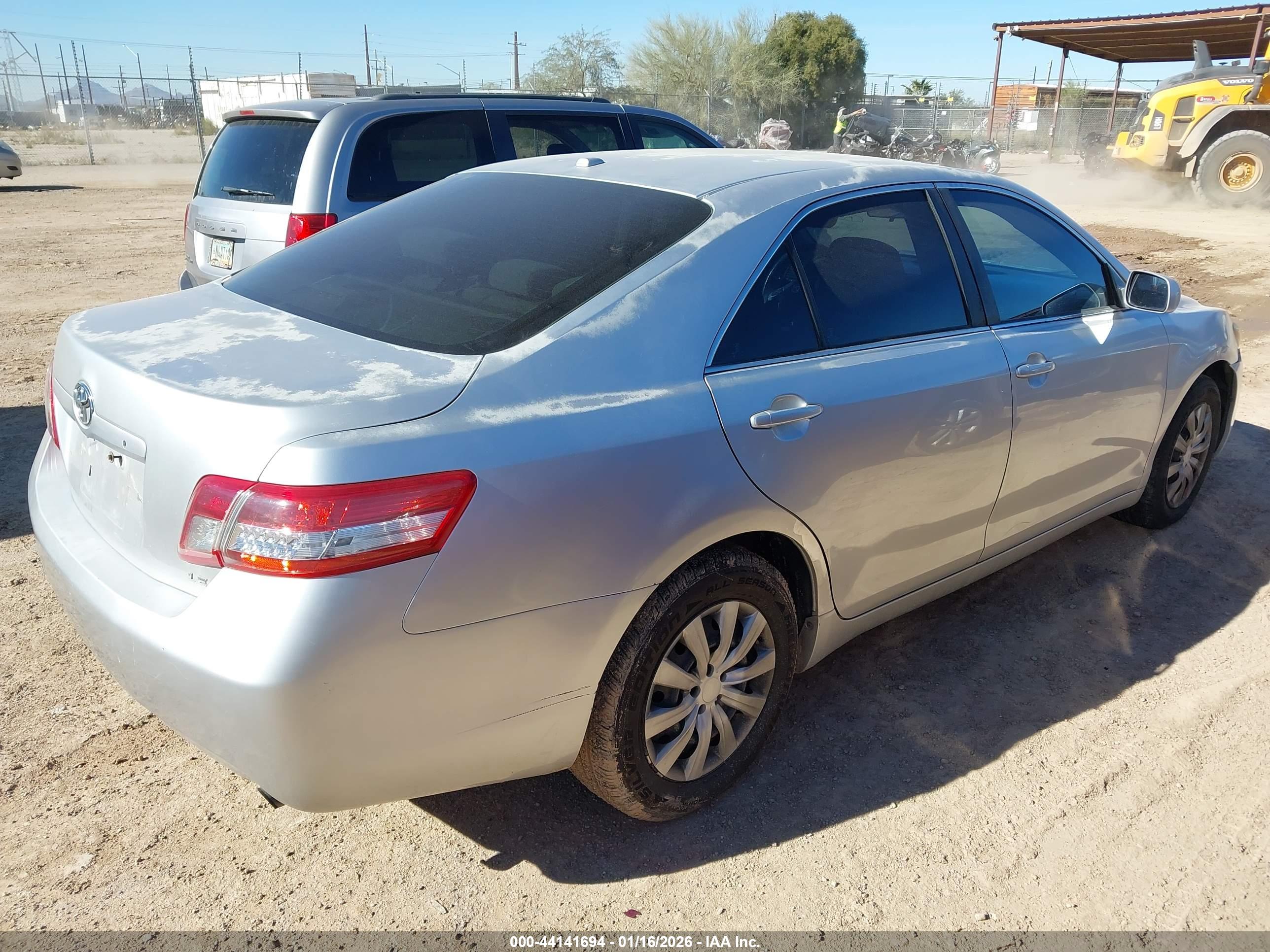 TOYOTA CAMRY image 4