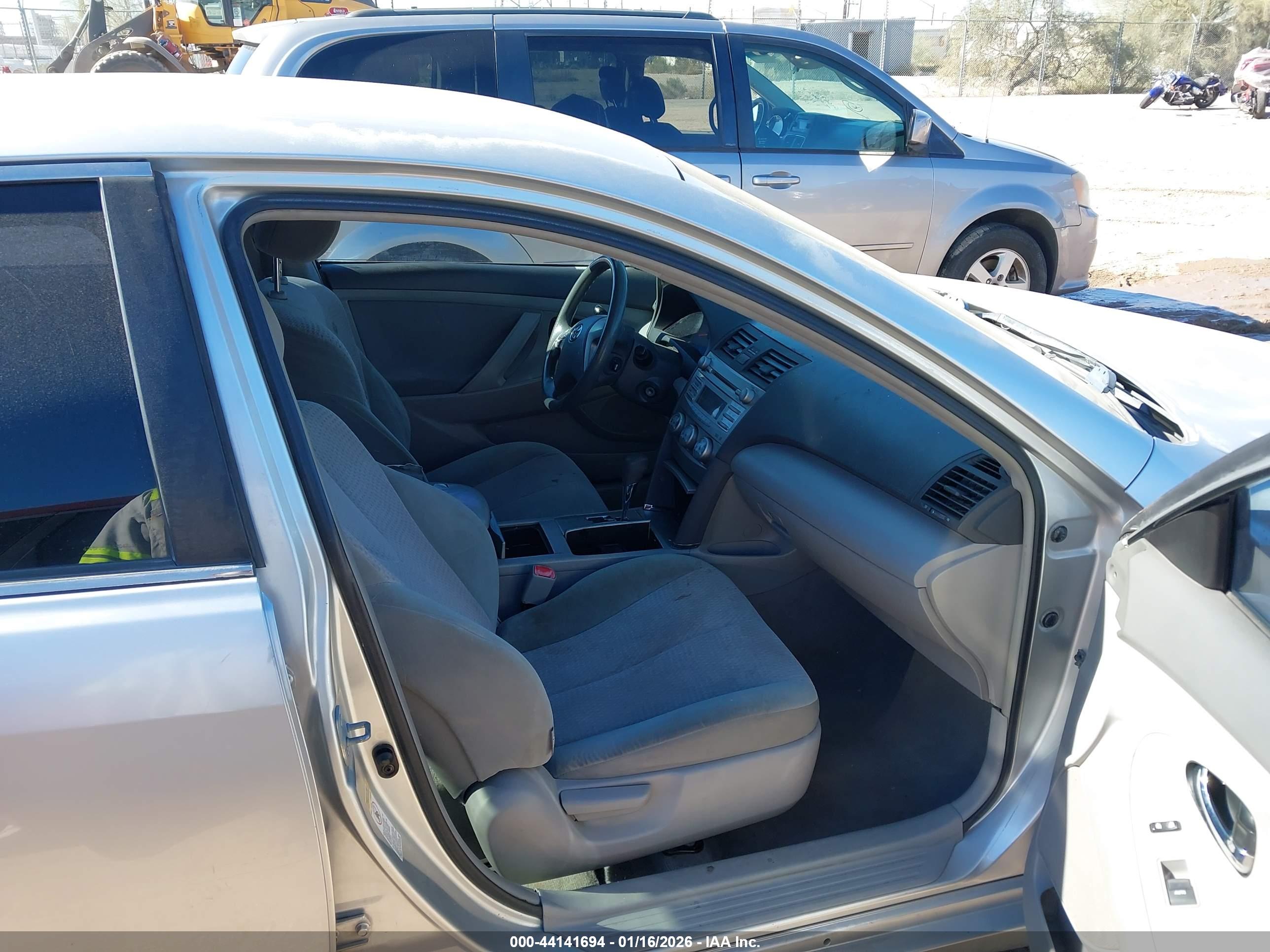 TOYOTA CAMRY image 5