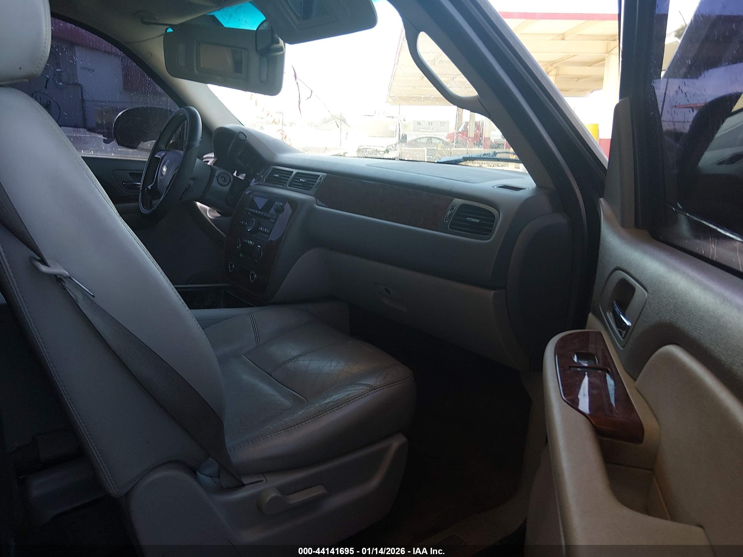 CHEVROLET AVALANCHE image 5