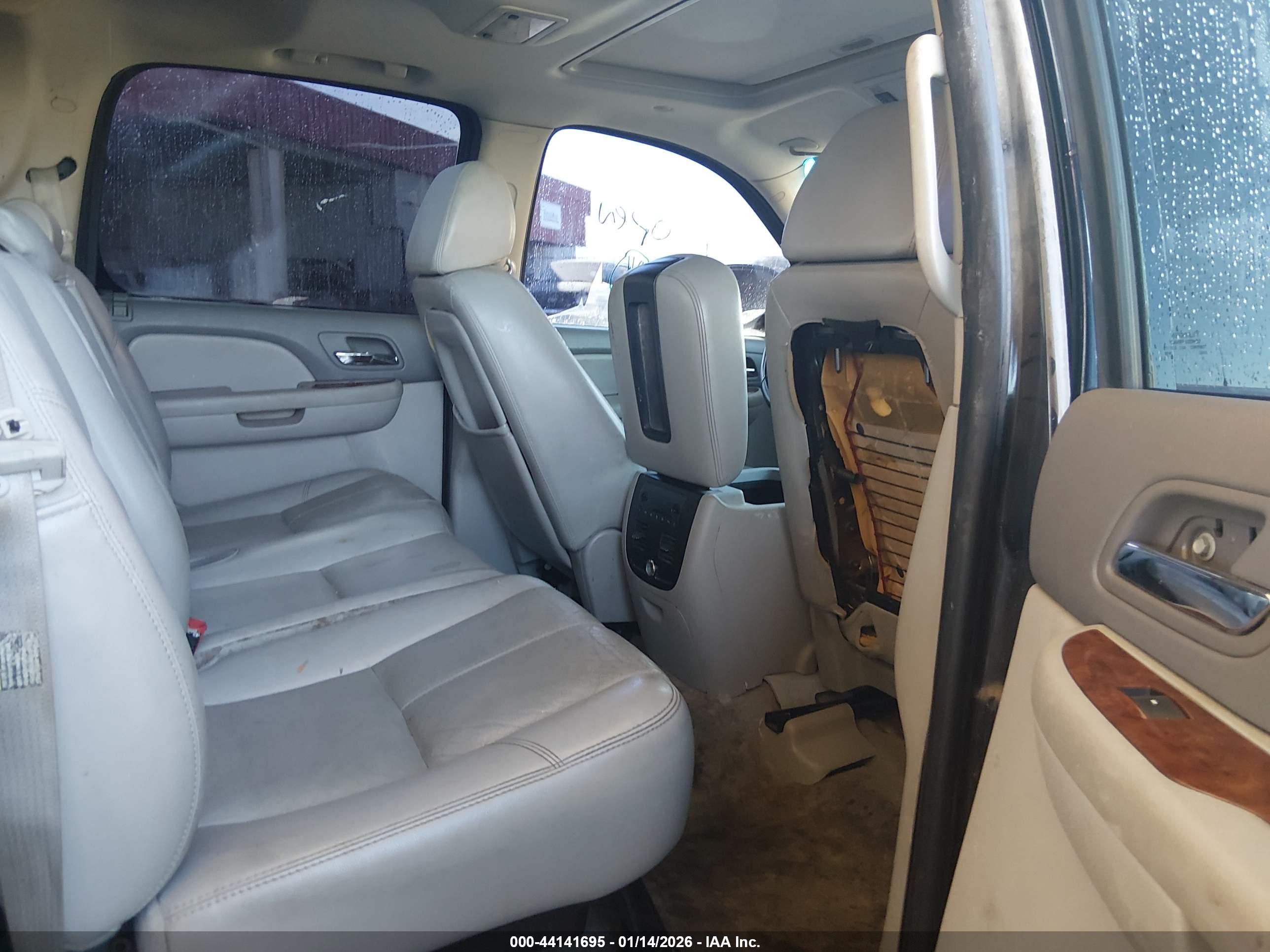 CHEVROLET AVALANCHE image 8