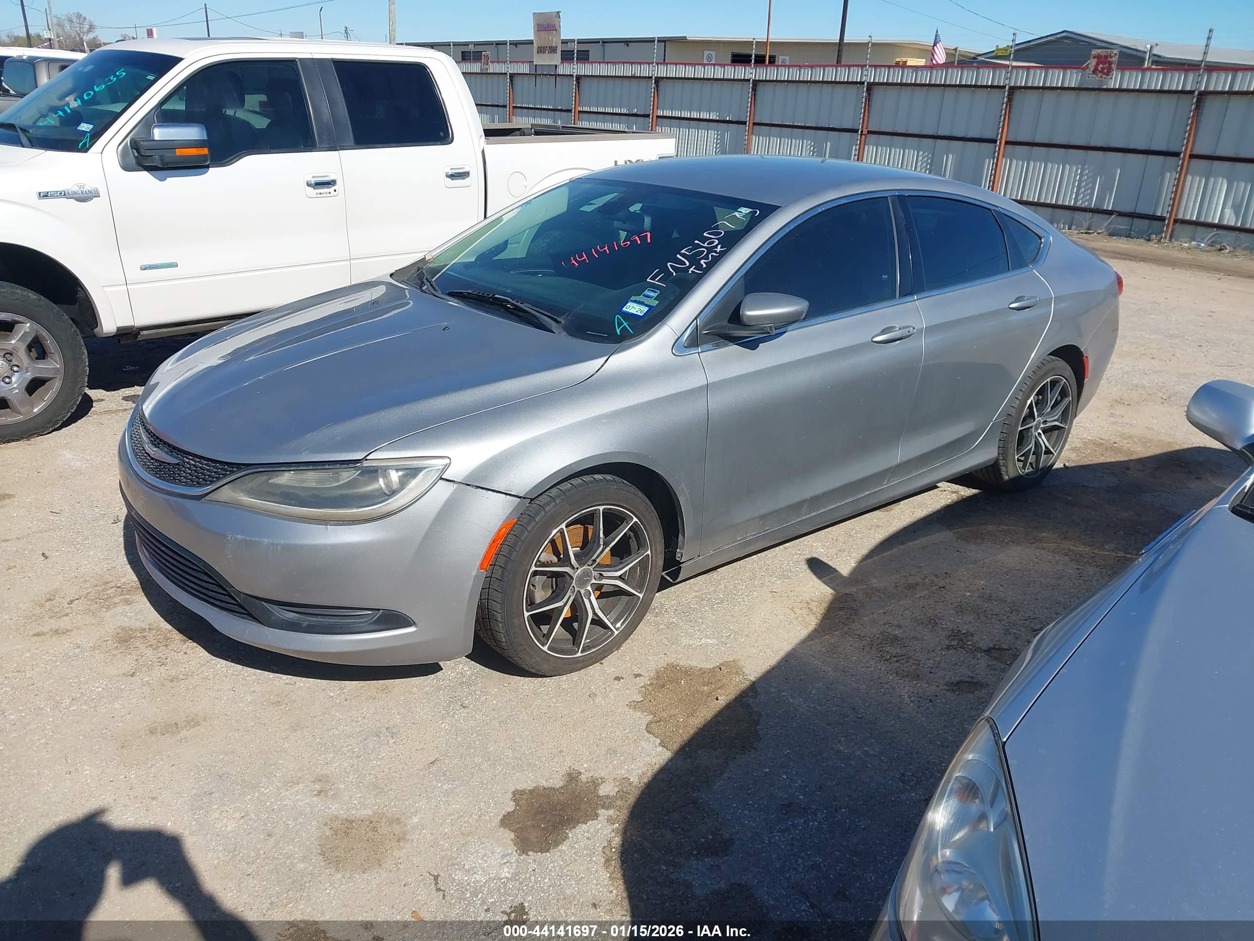 CHRYSLER 200 image 2
