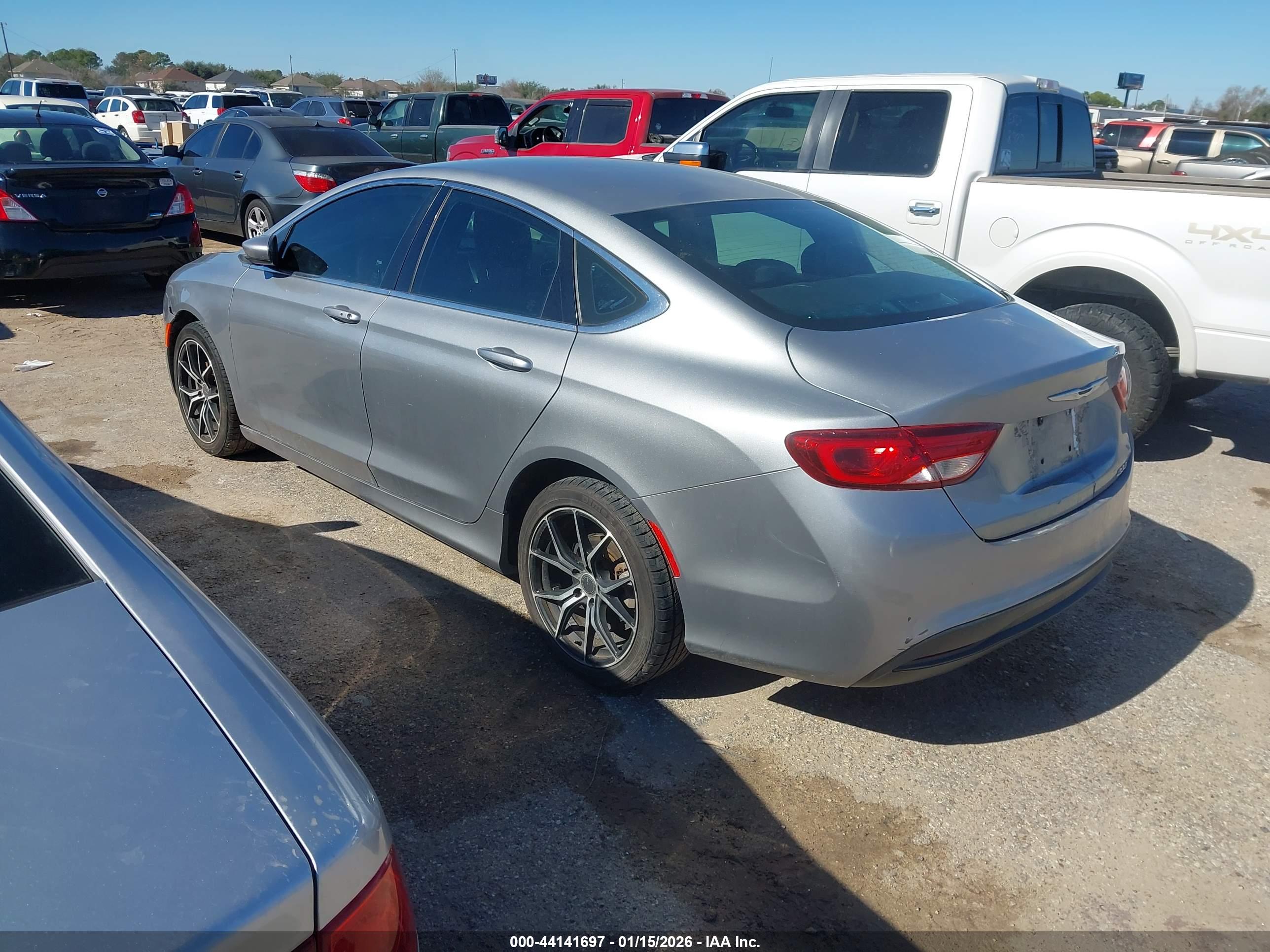 CHRYSLER 200 image 3