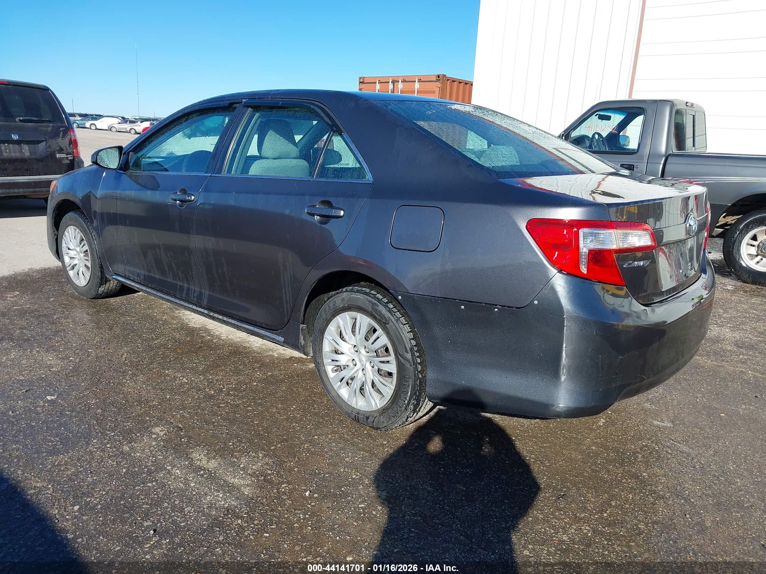 TOYOTA CAMRY image 3