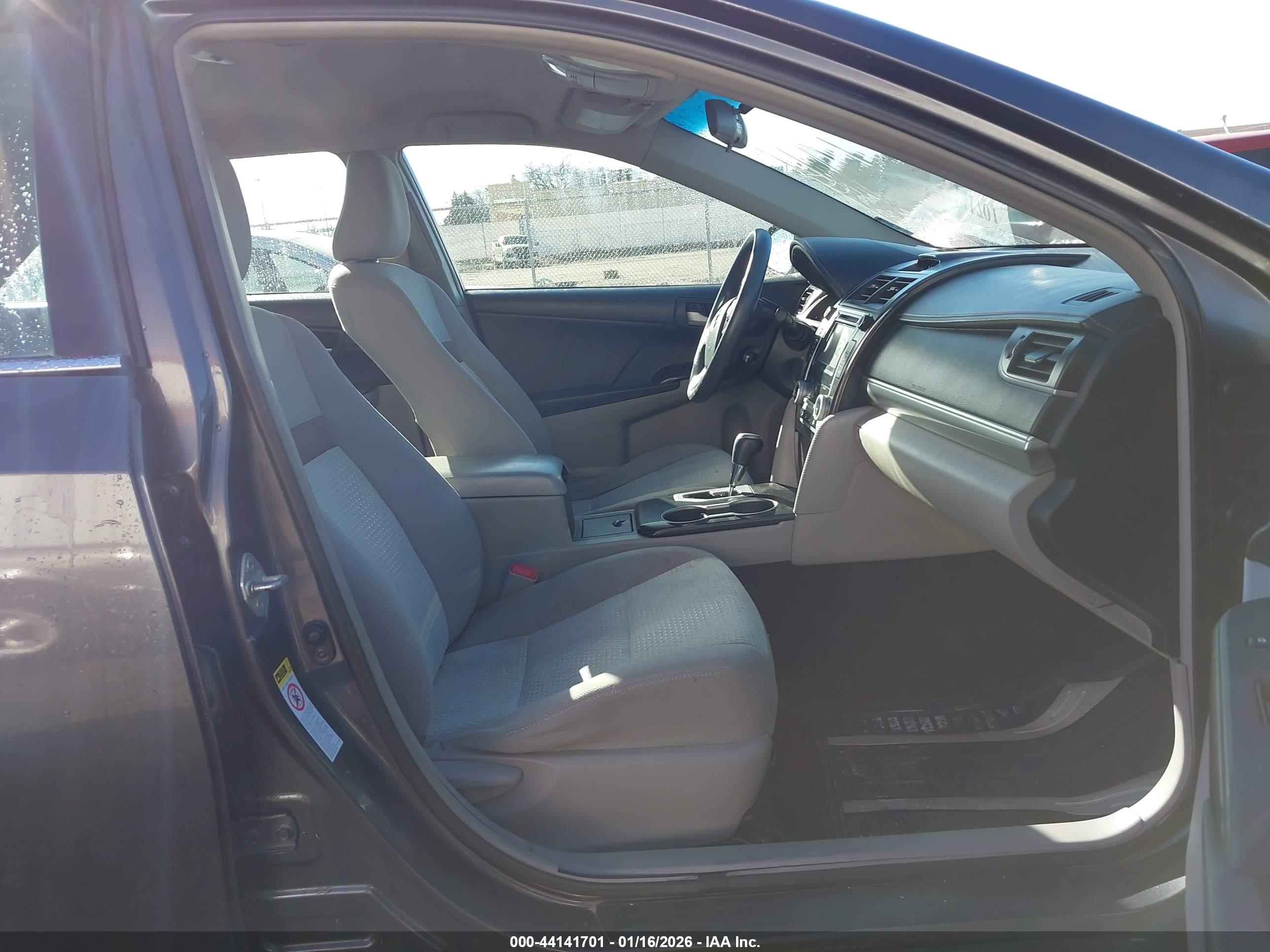 TOYOTA CAMRY image 5