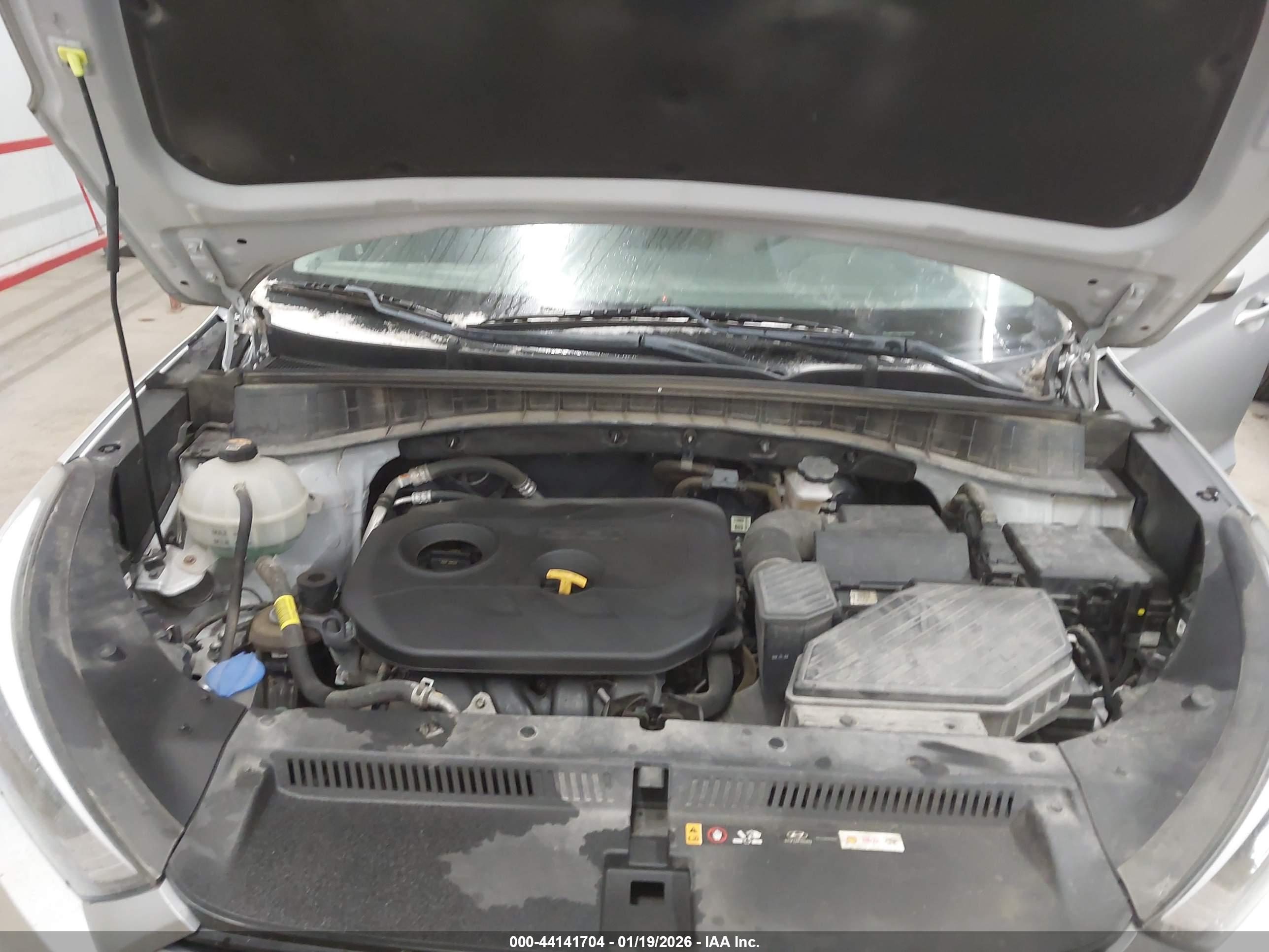 HYUNDAI TUCSON image 10