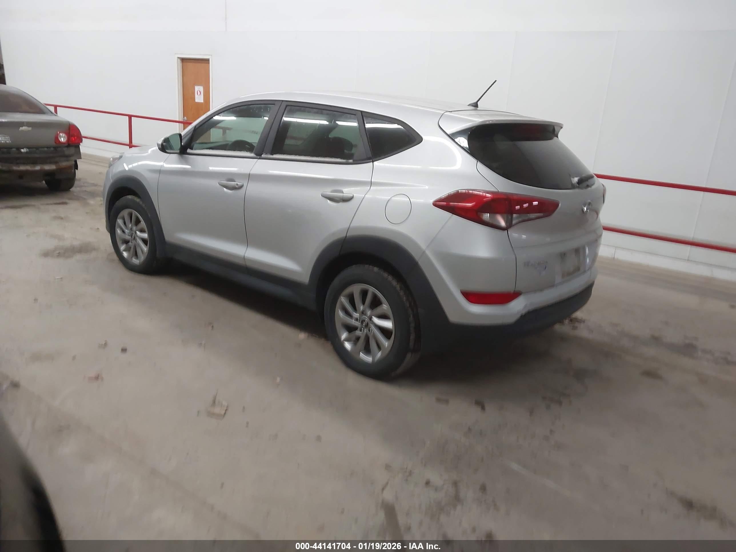 HYUNDAI TUCSON image 3