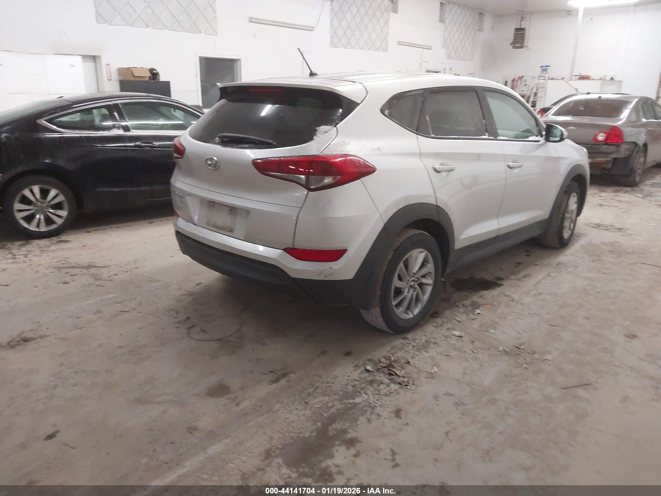 HYUNDAI TUCSON image 4
