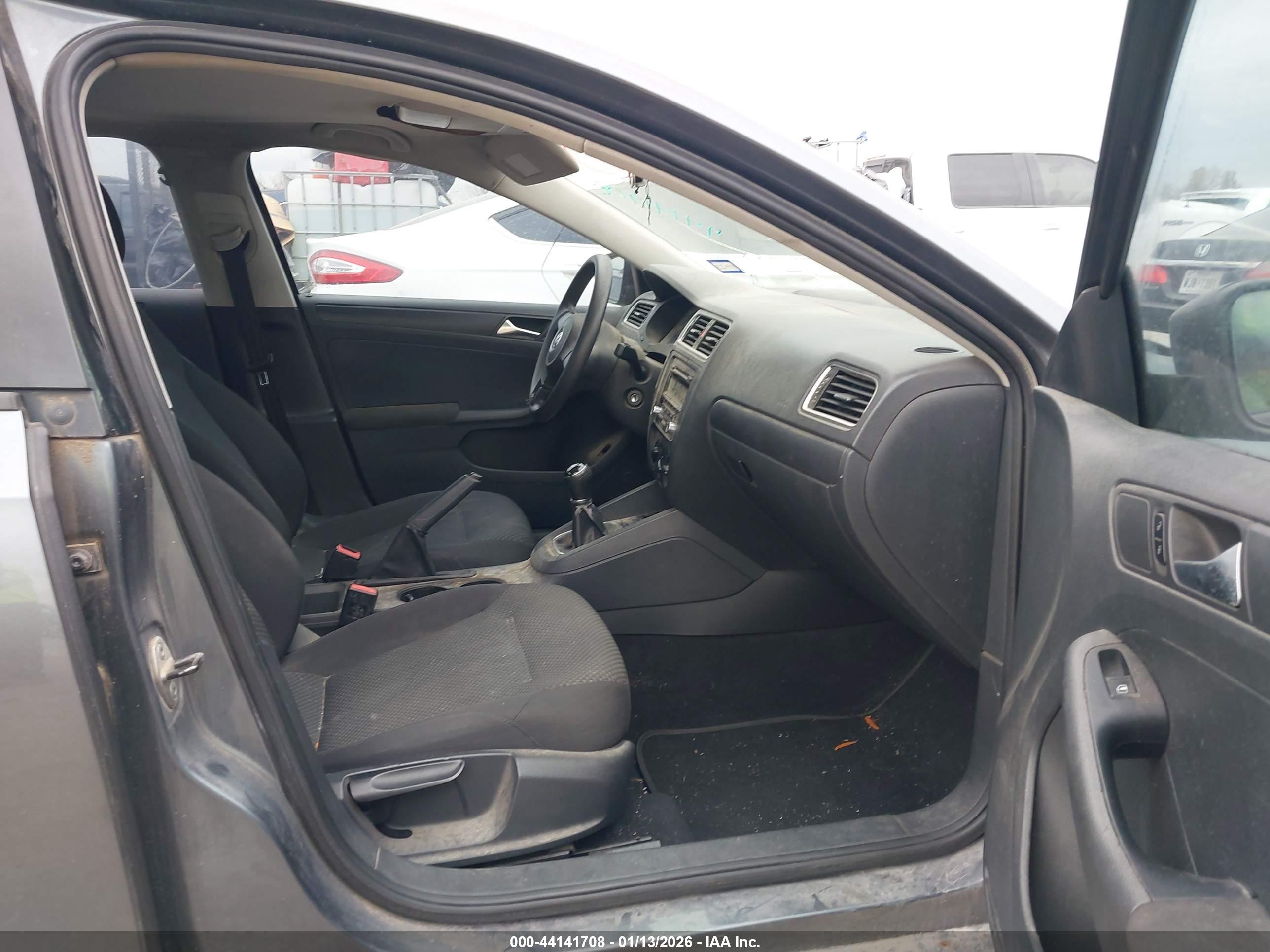 VOLKSWAGEN JETTA image 5