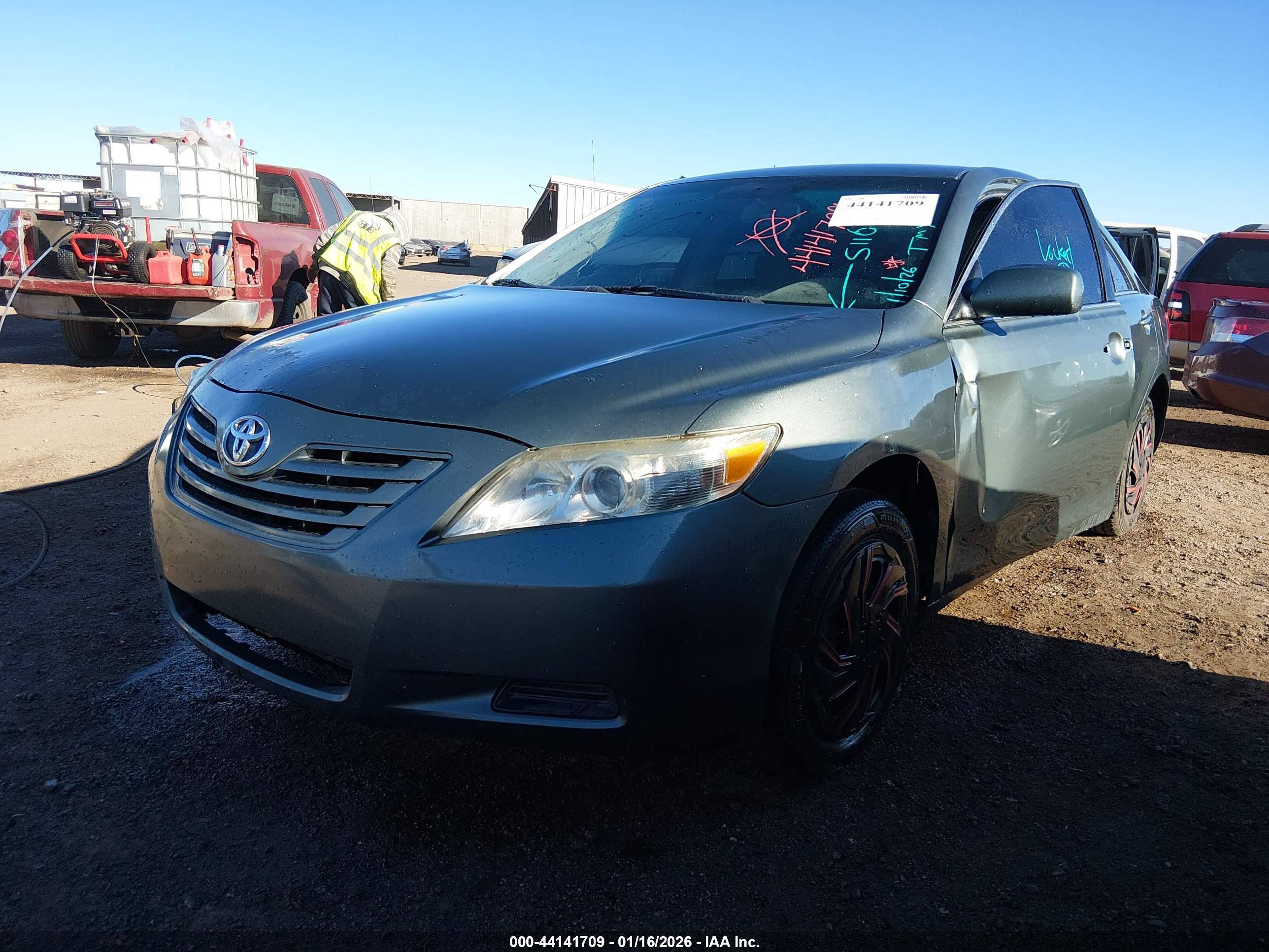 TOYOTA CAMRY image 2
