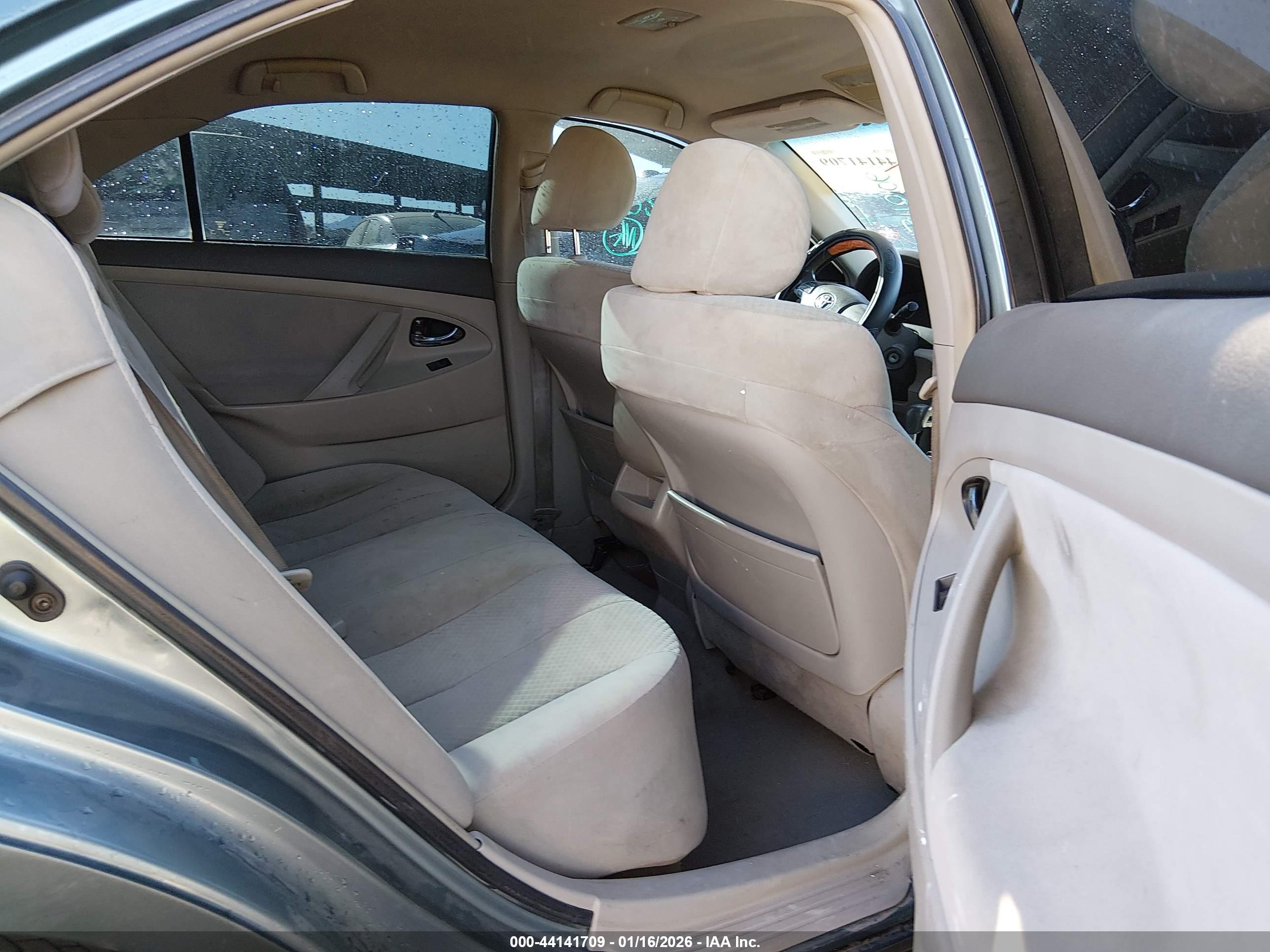 TOYOTA CAMRY image 8