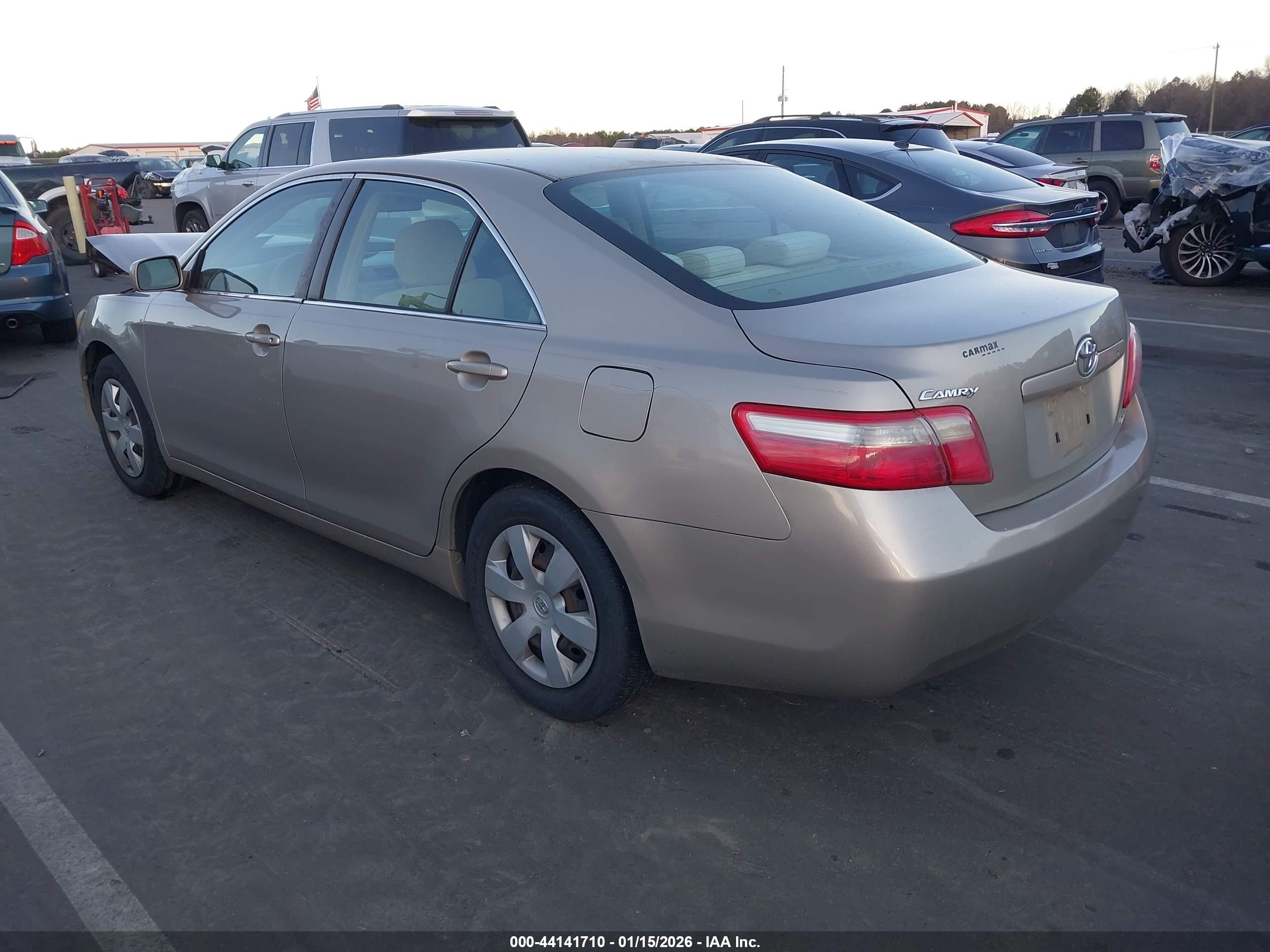 TOYOTA CAMRY image 3