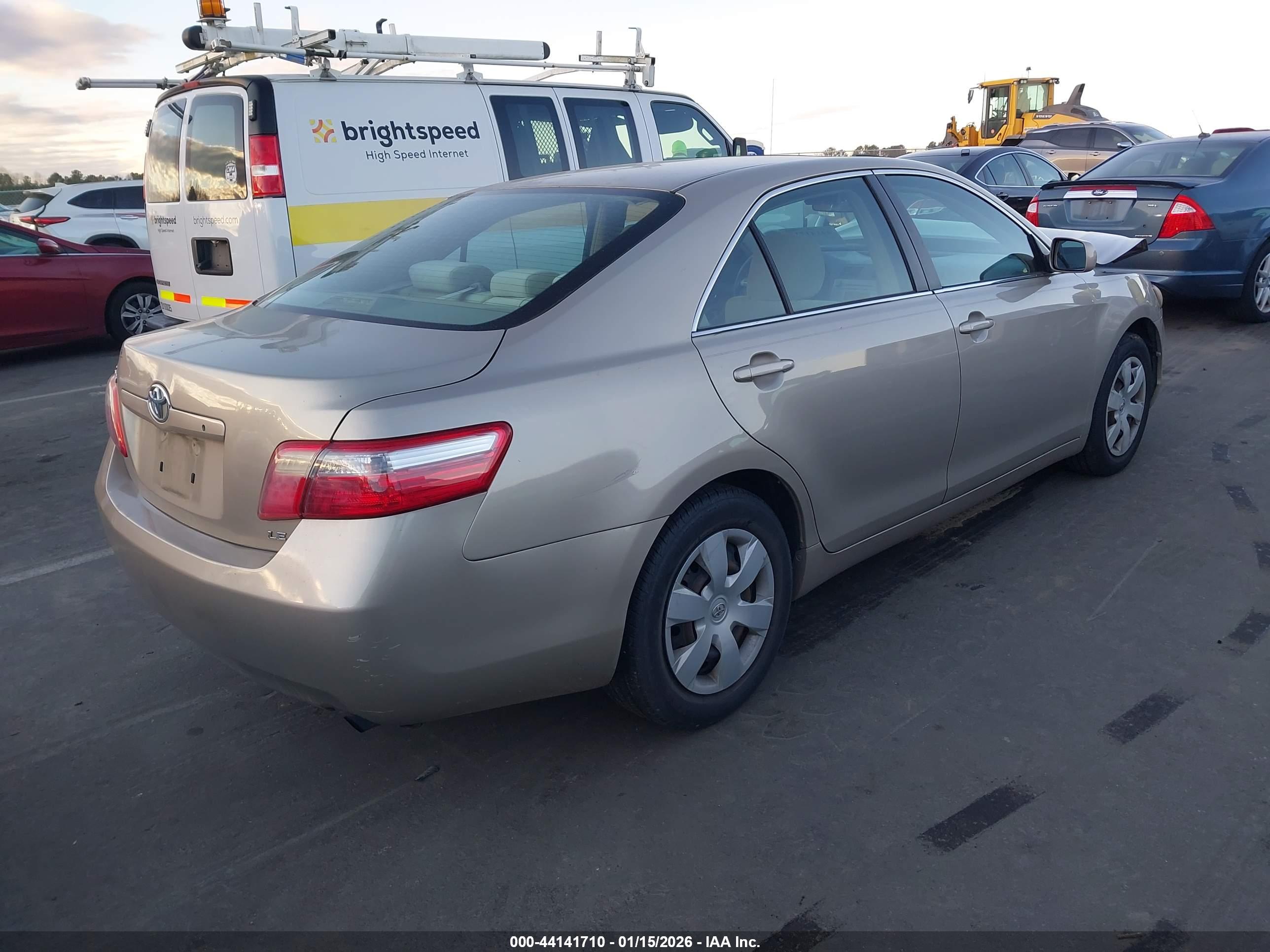 TOYOTA CAMRY image 4