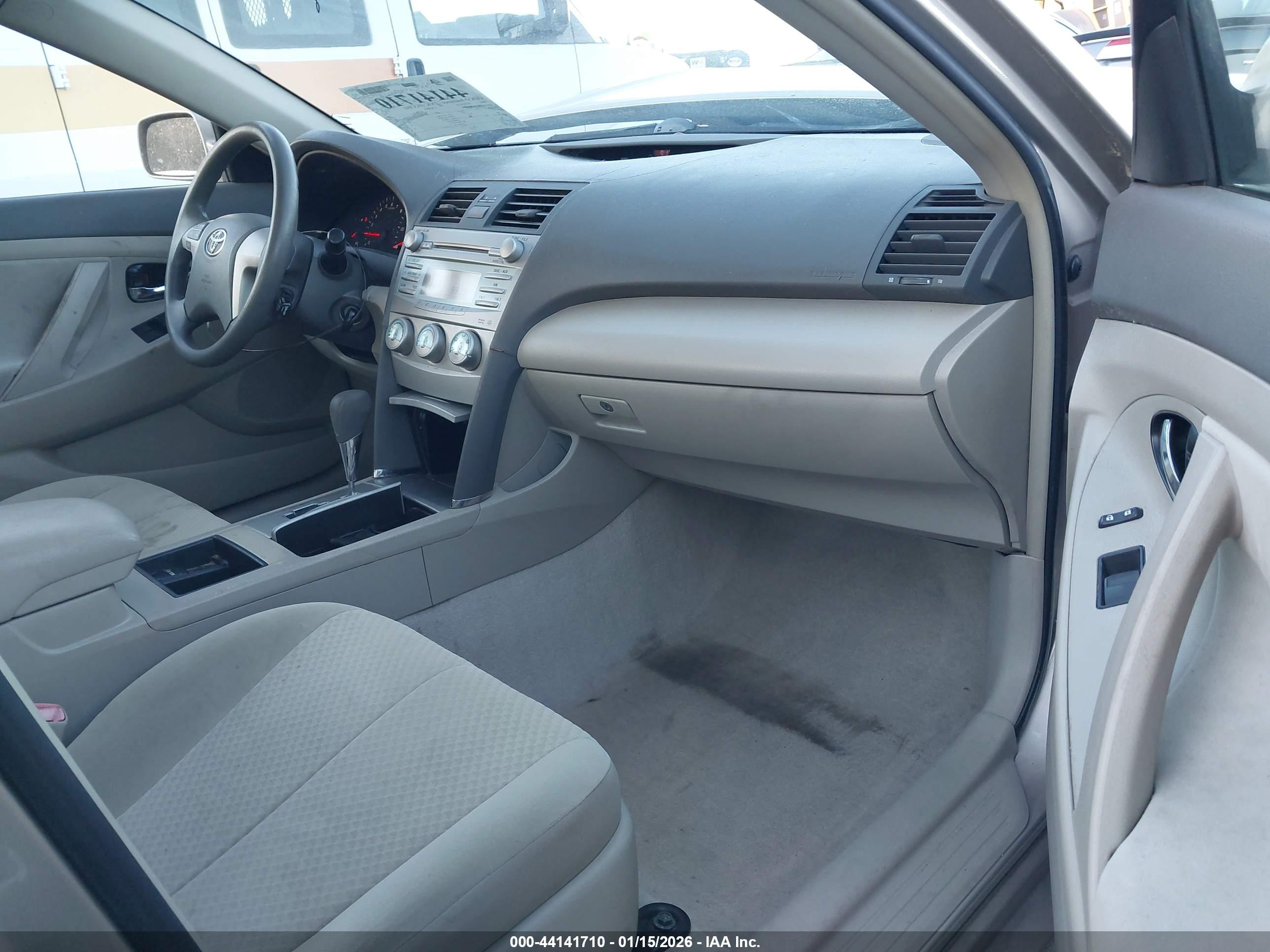TOYOTA CAMRY image 5