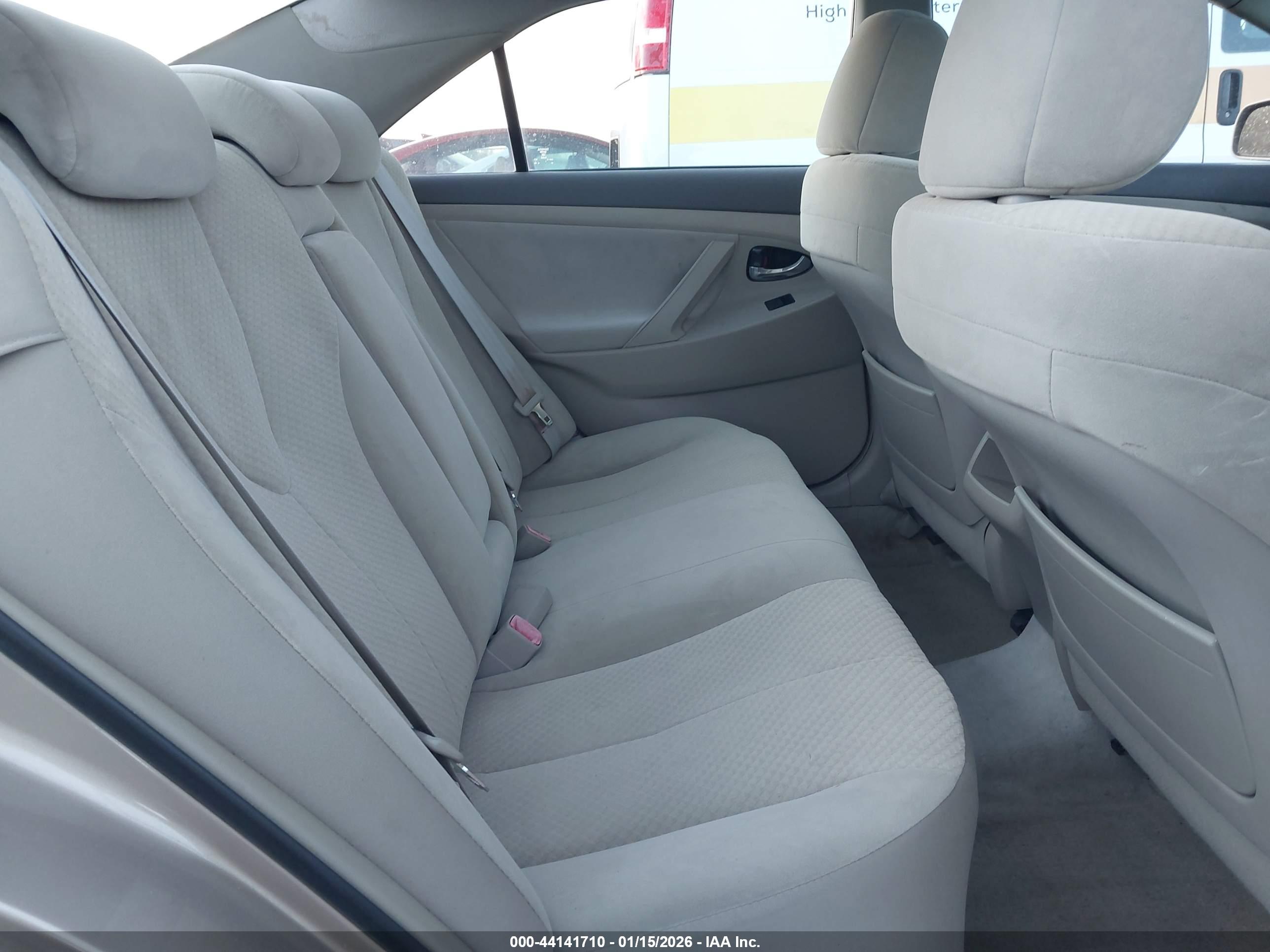TOYOTA CAMRY image 8
