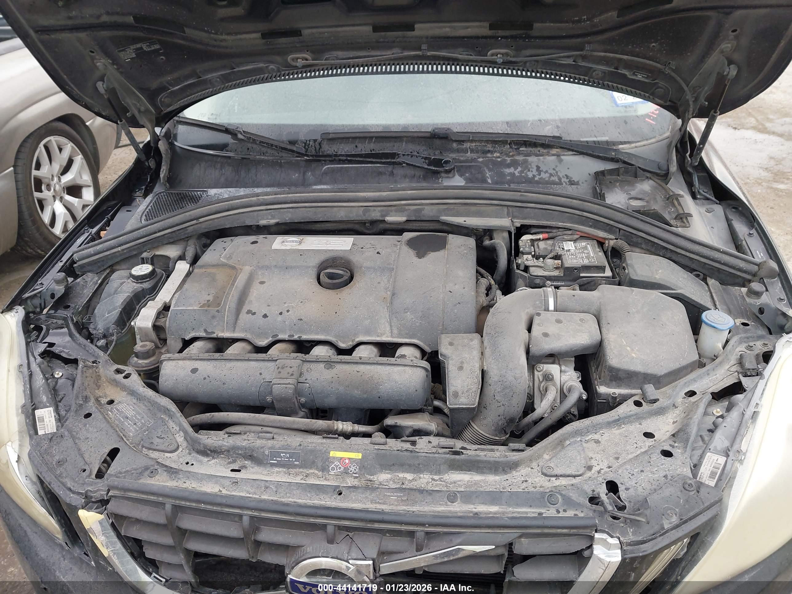 VOLVO XC60 image 10