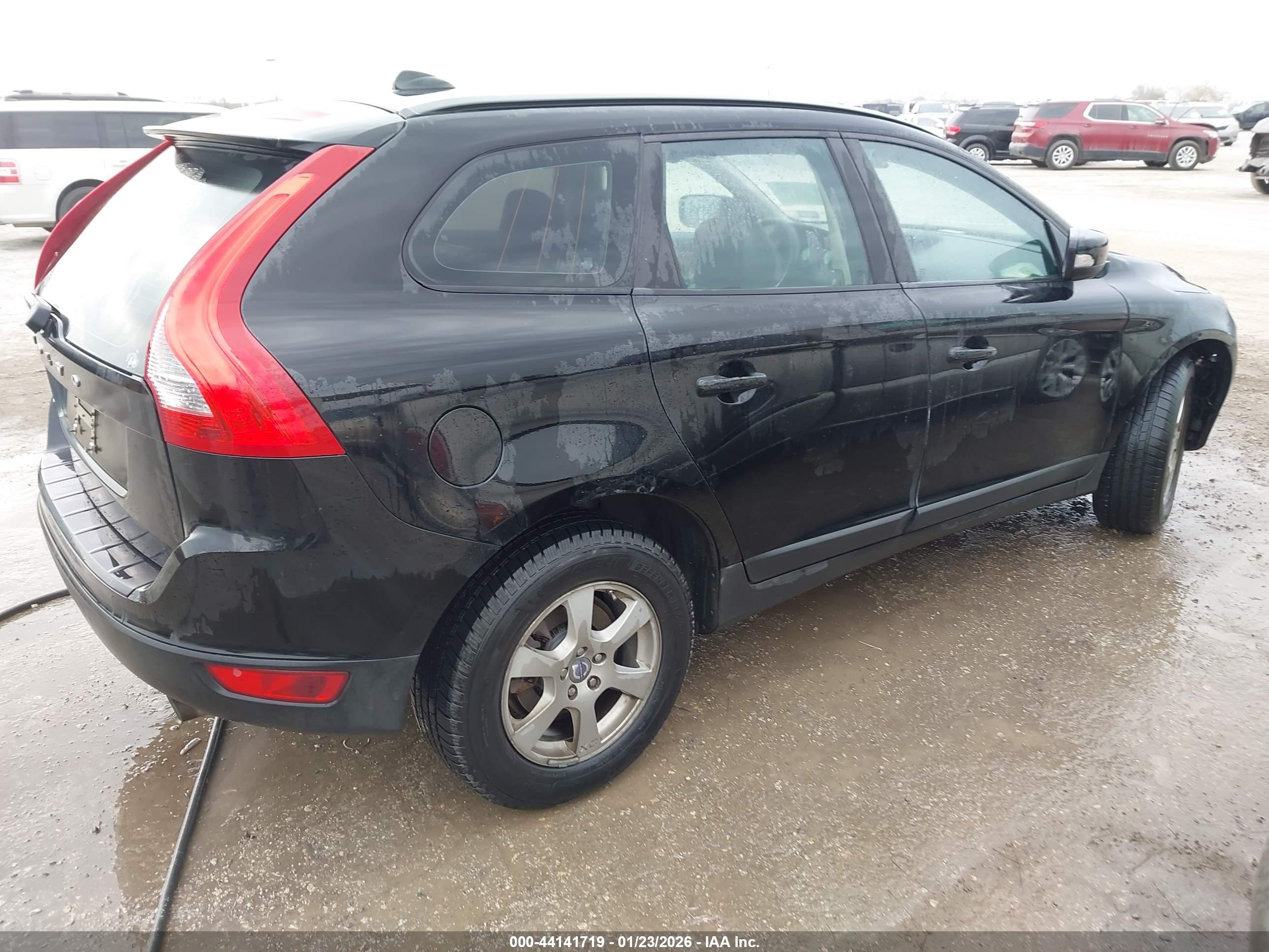 VOLVO XC60 image 4