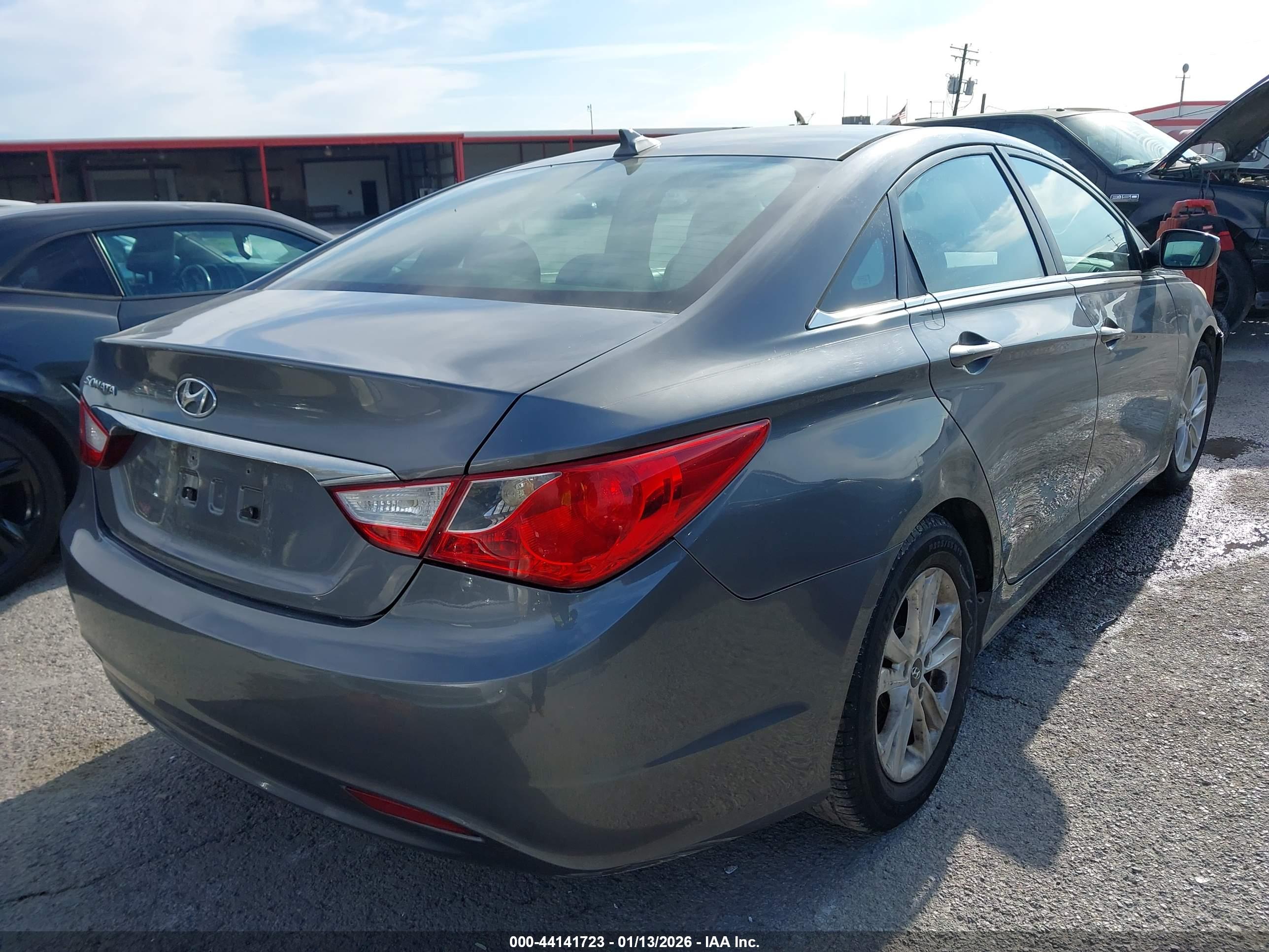 HYUNDAI SONATA image 4