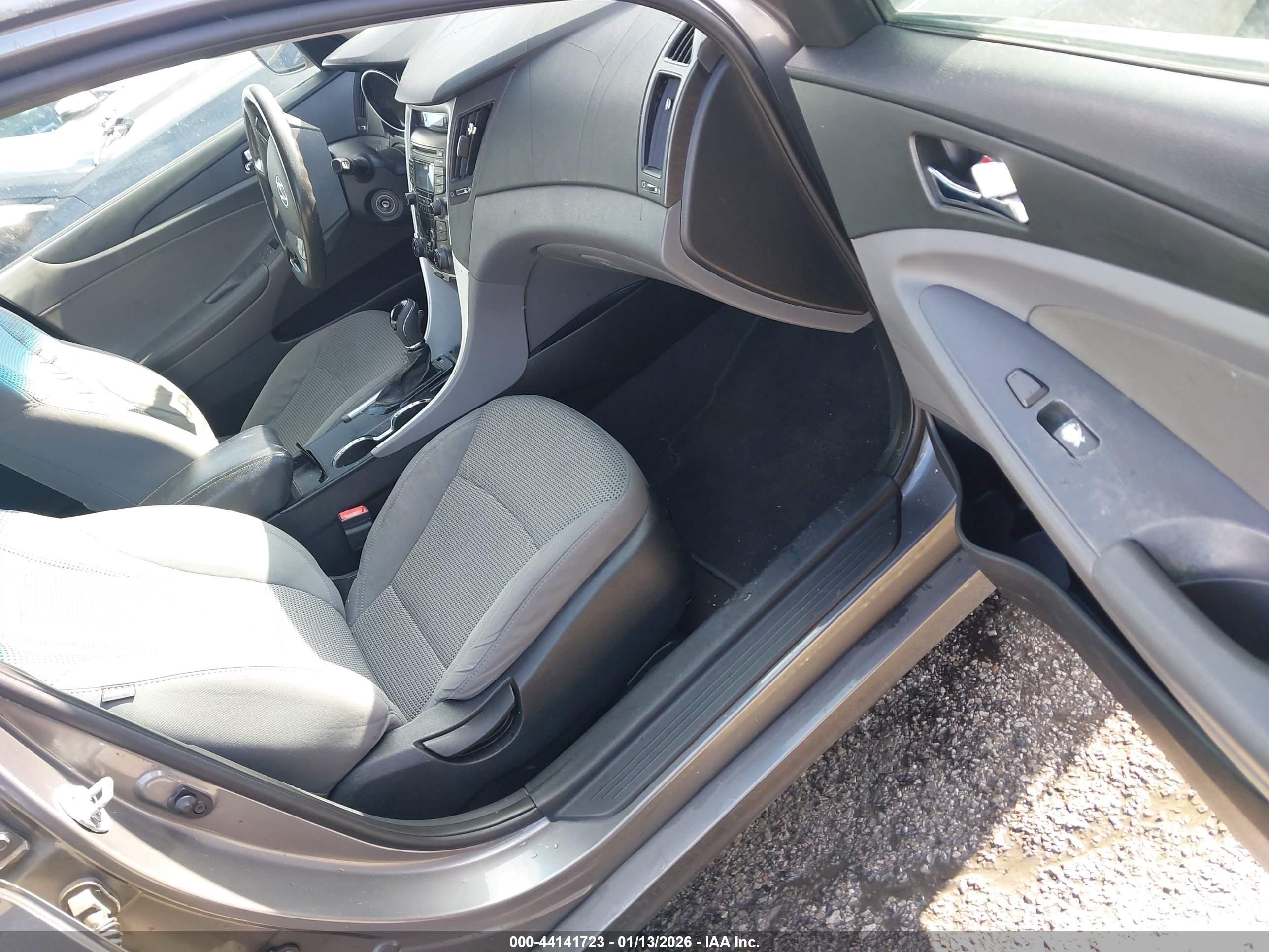 HYUNDAI SONATA image 5