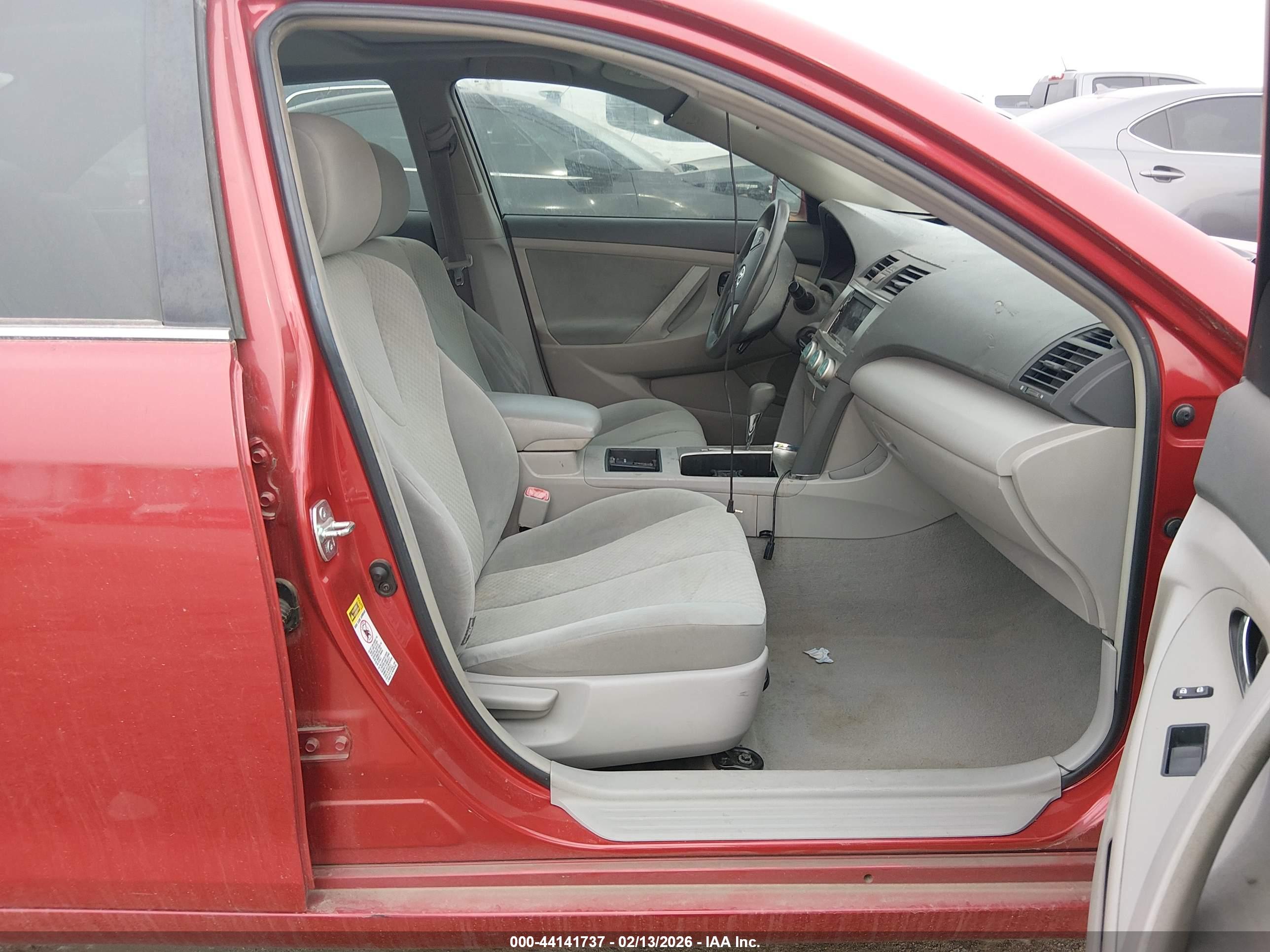 TOYOTA CAMRY image 5