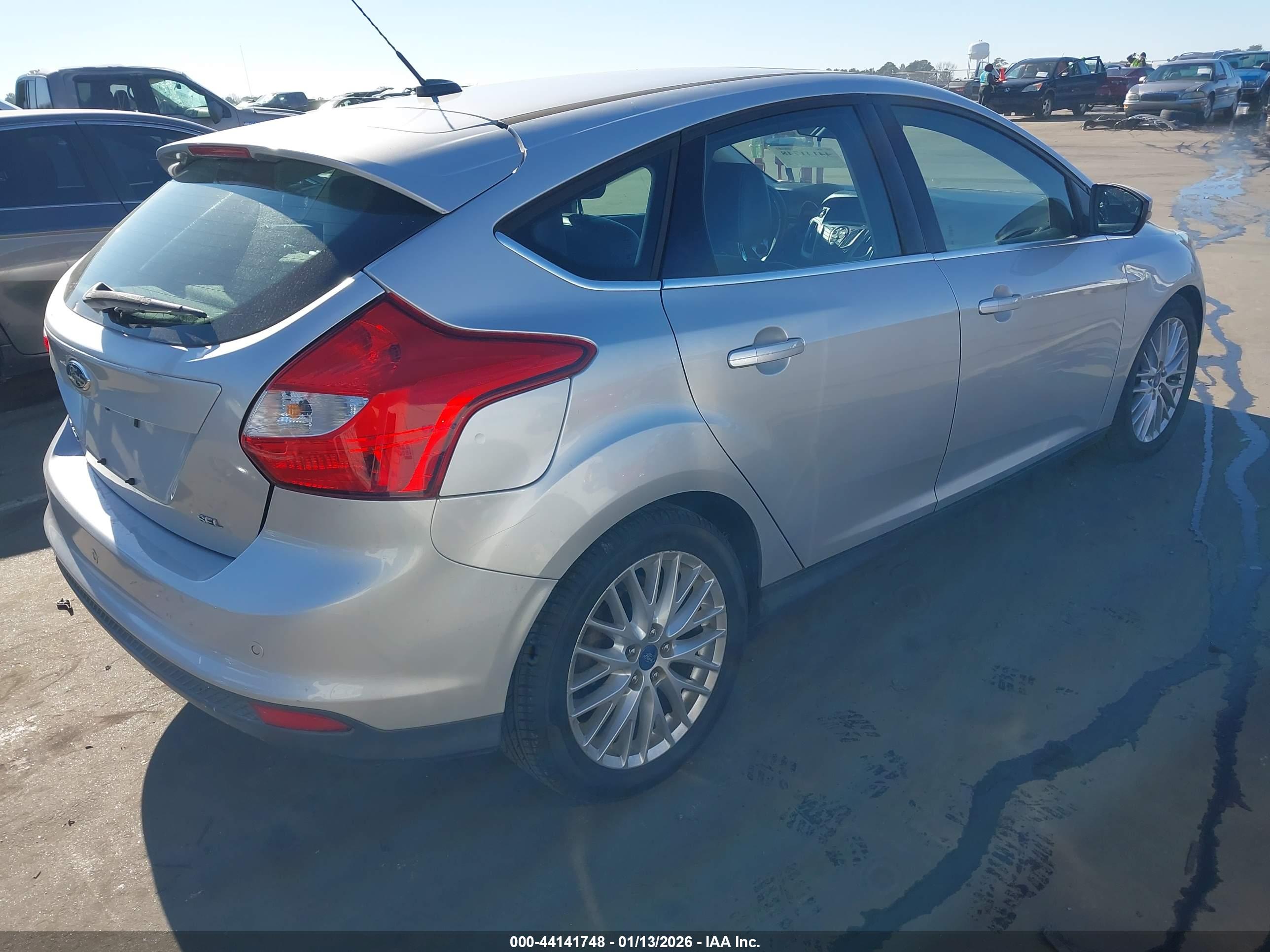 FORD FOCUS image 4