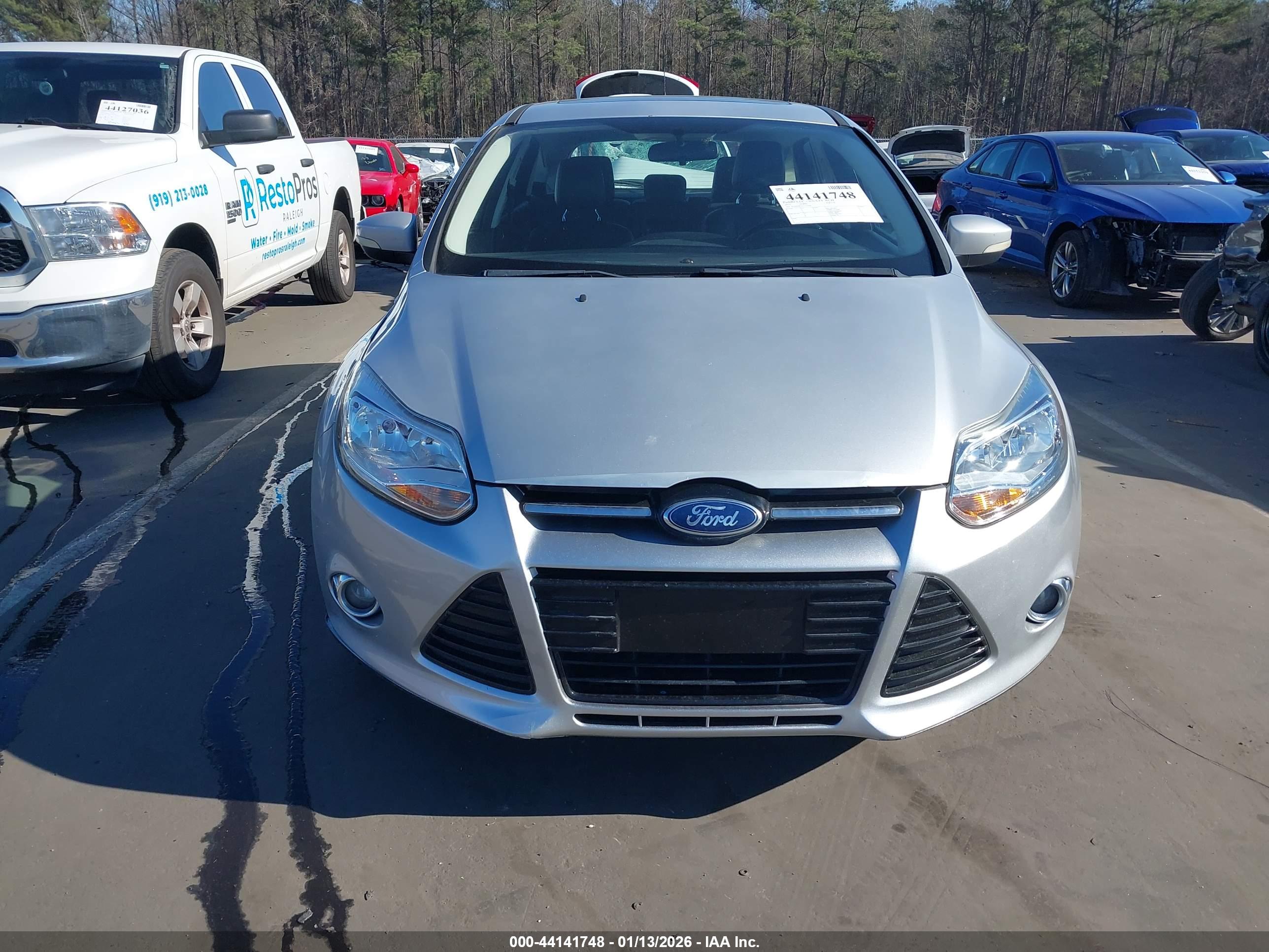 FORD FOCUS image 6
