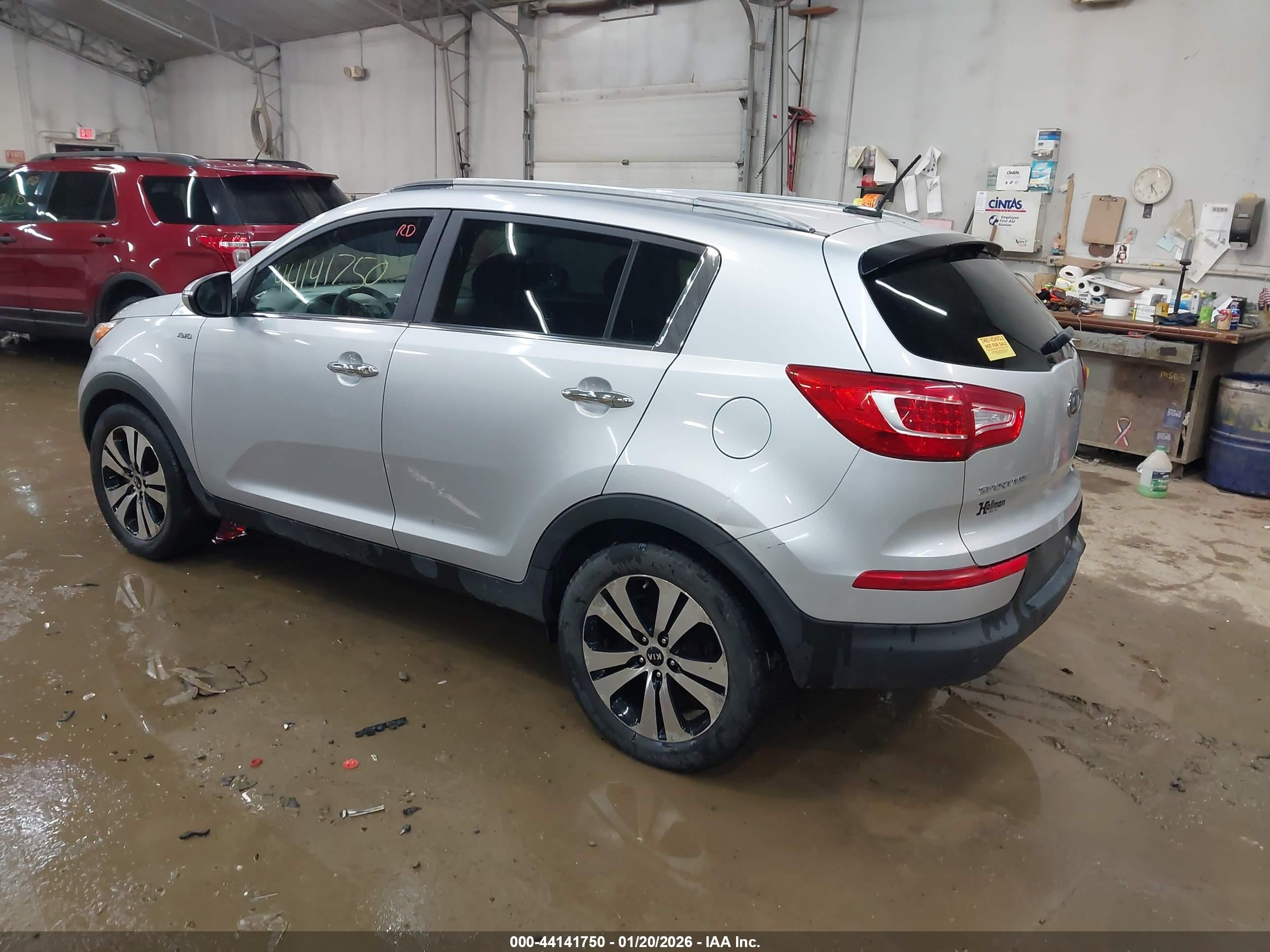 KIA SPORTAGE image 3