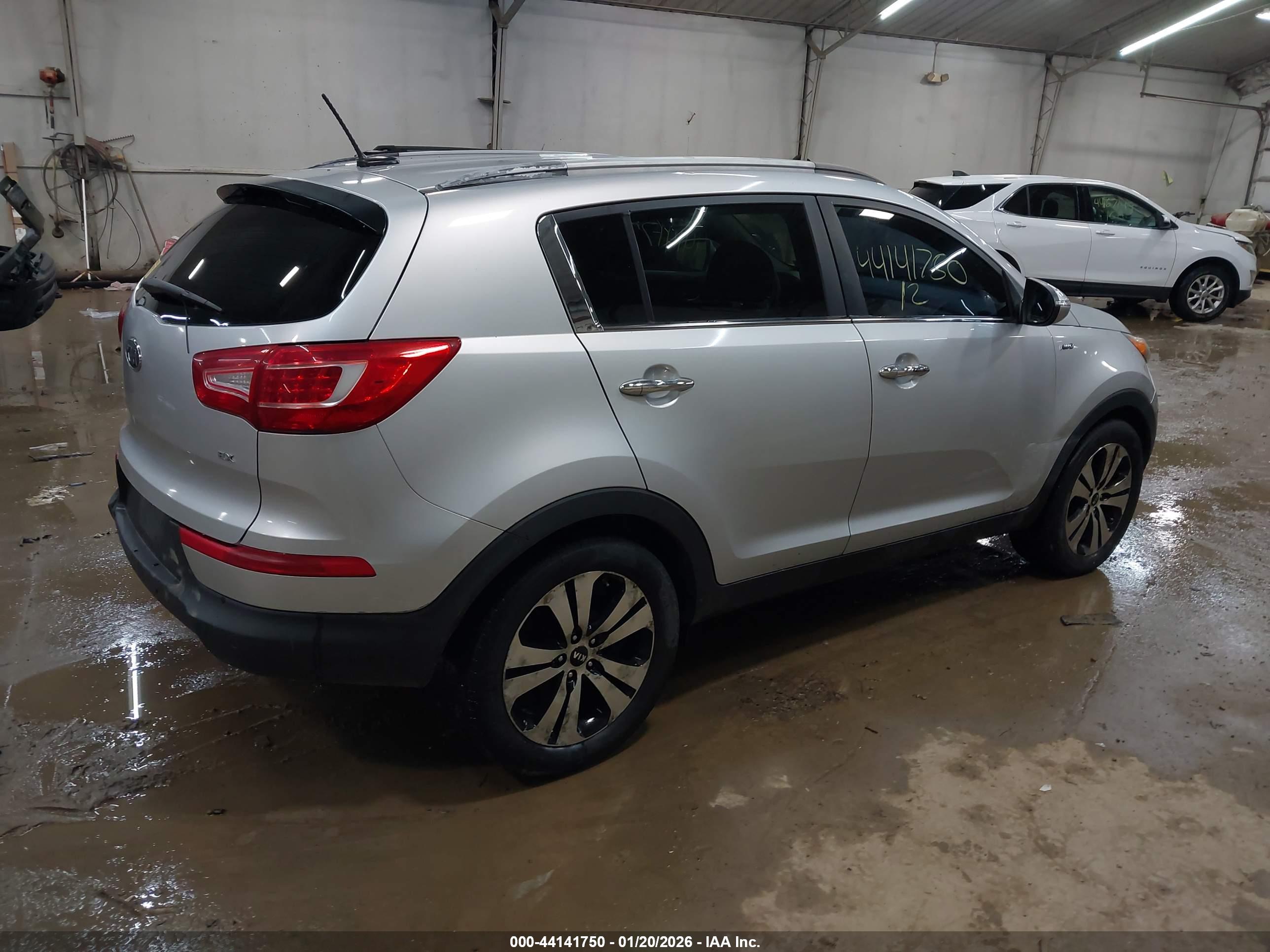 KIA SPORTAGE image 4