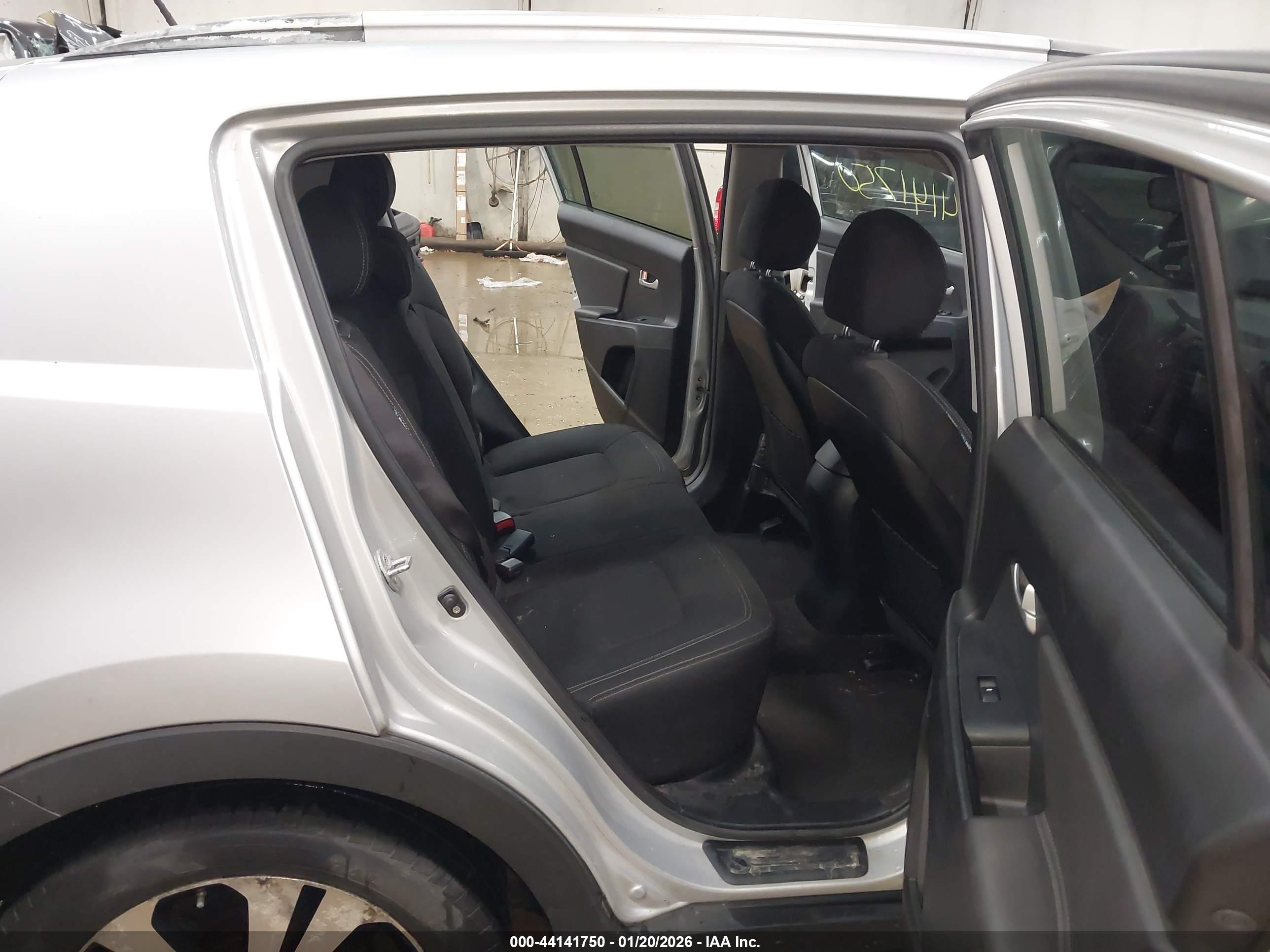 KIA SPORTAGE image 8