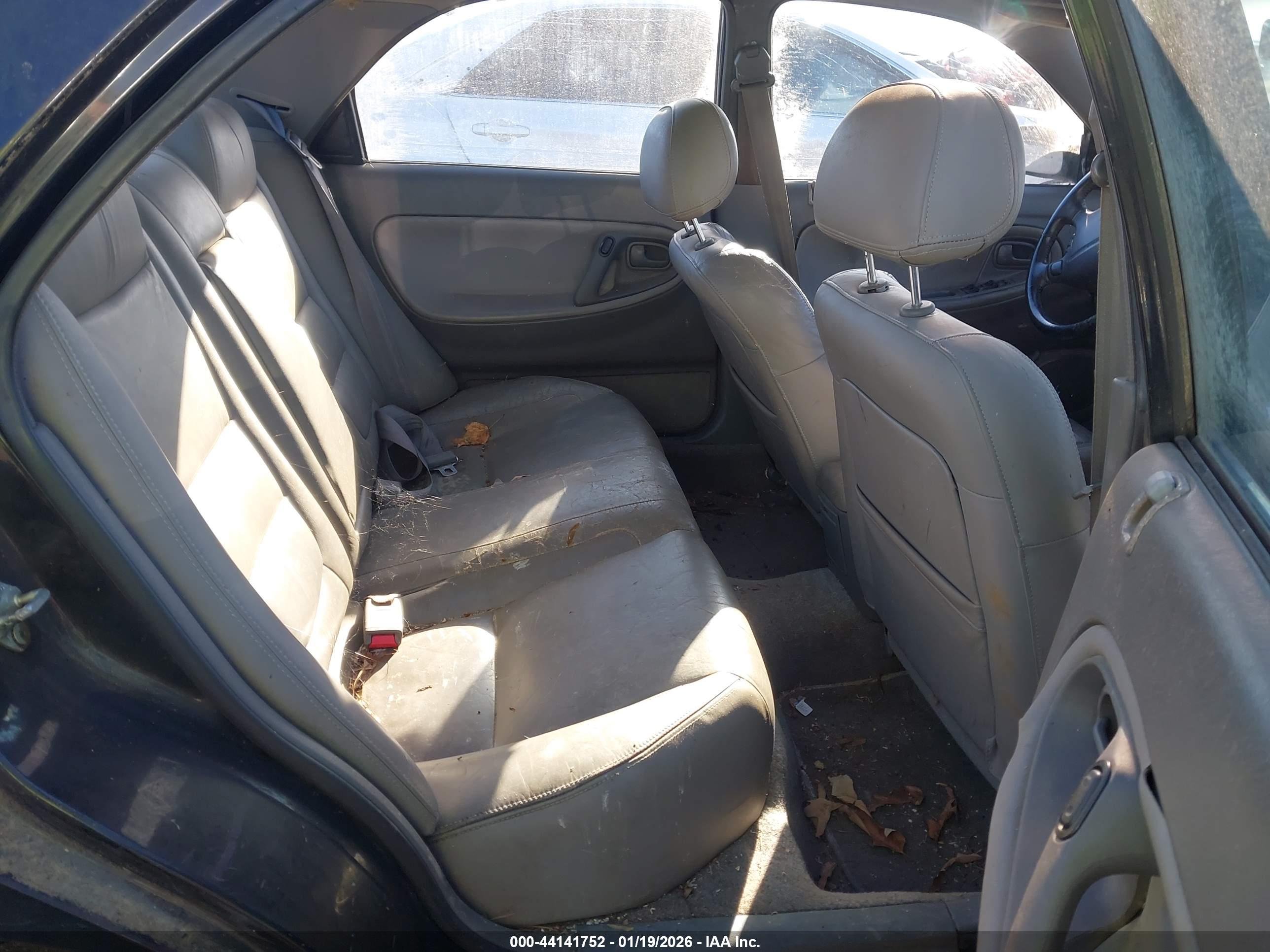 MAZDA 626 image 8