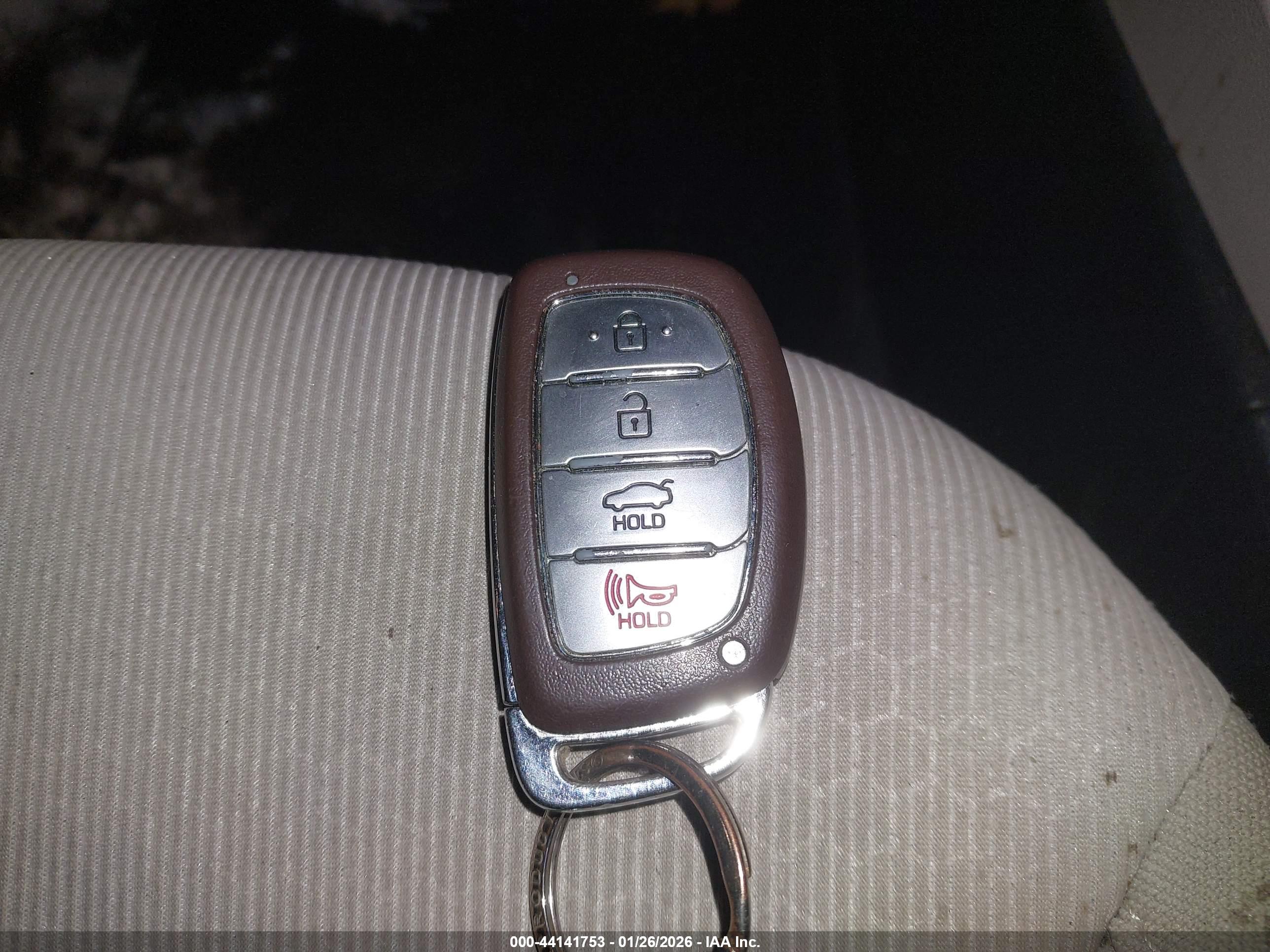 HYUNDAI ELANTRA image 11